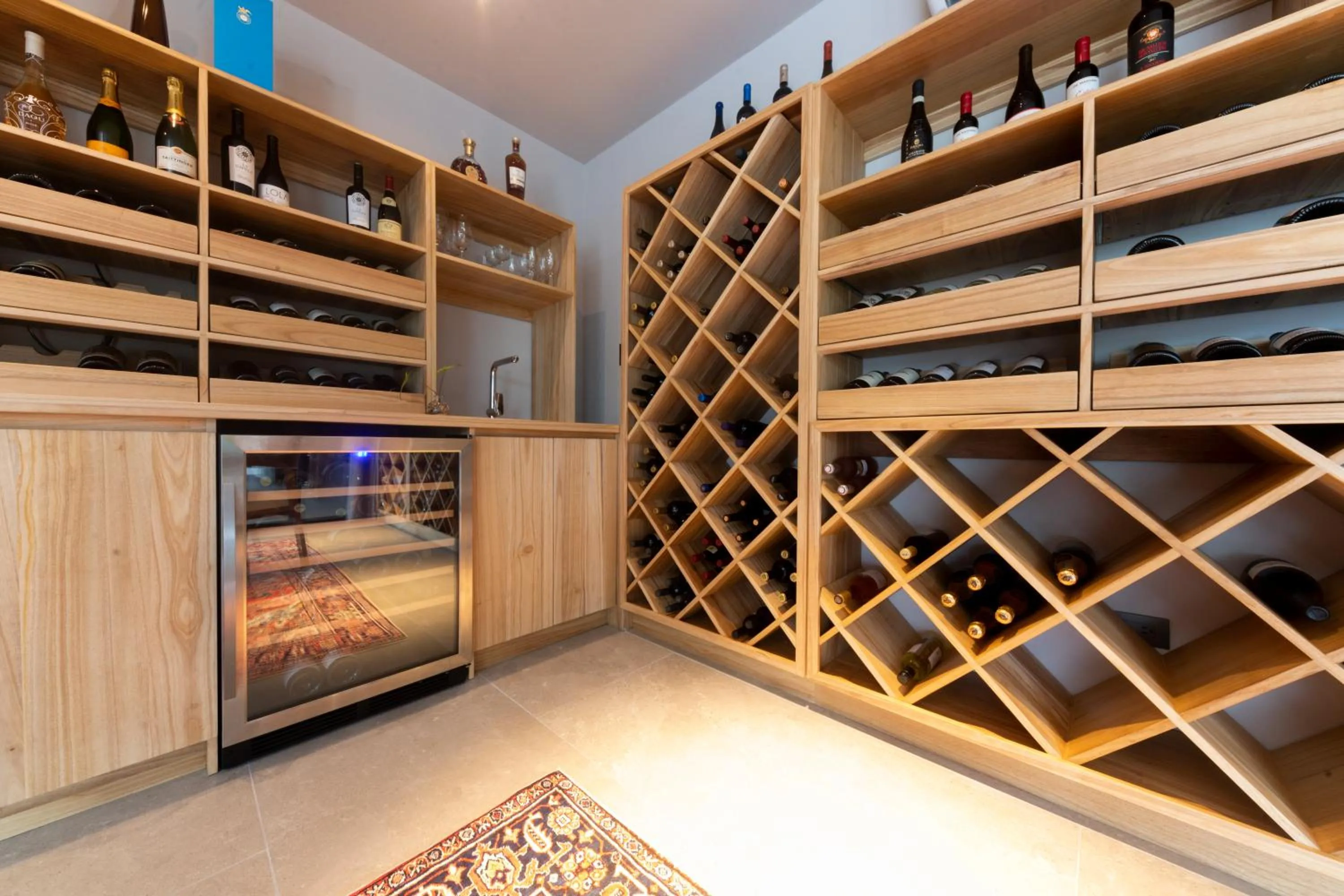 Restaurant/places to eat in Oxygen Jungle Villas & Spa