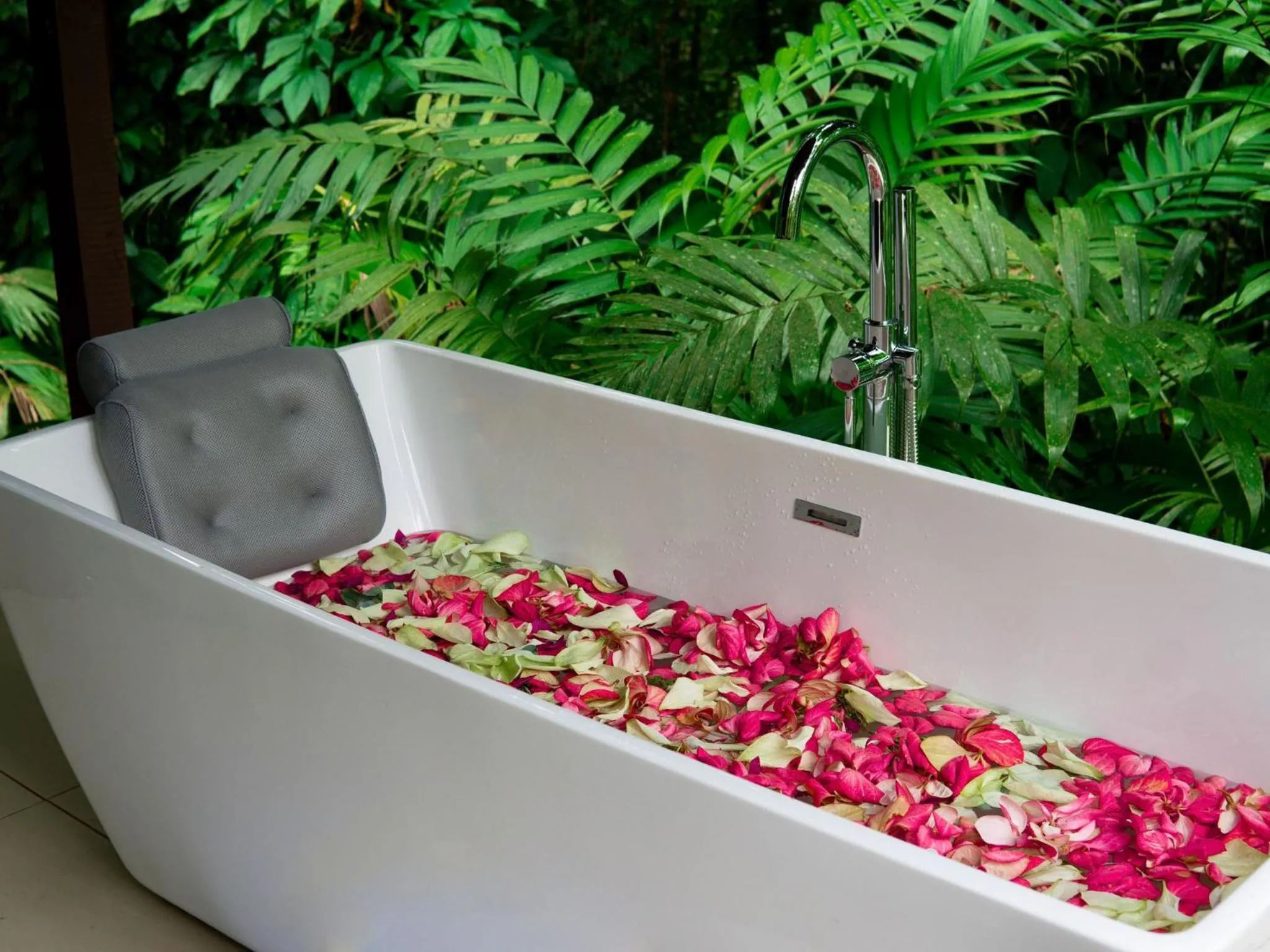 Spa and wellness centre/facilities in Oxygen Jungle Villas & Spa