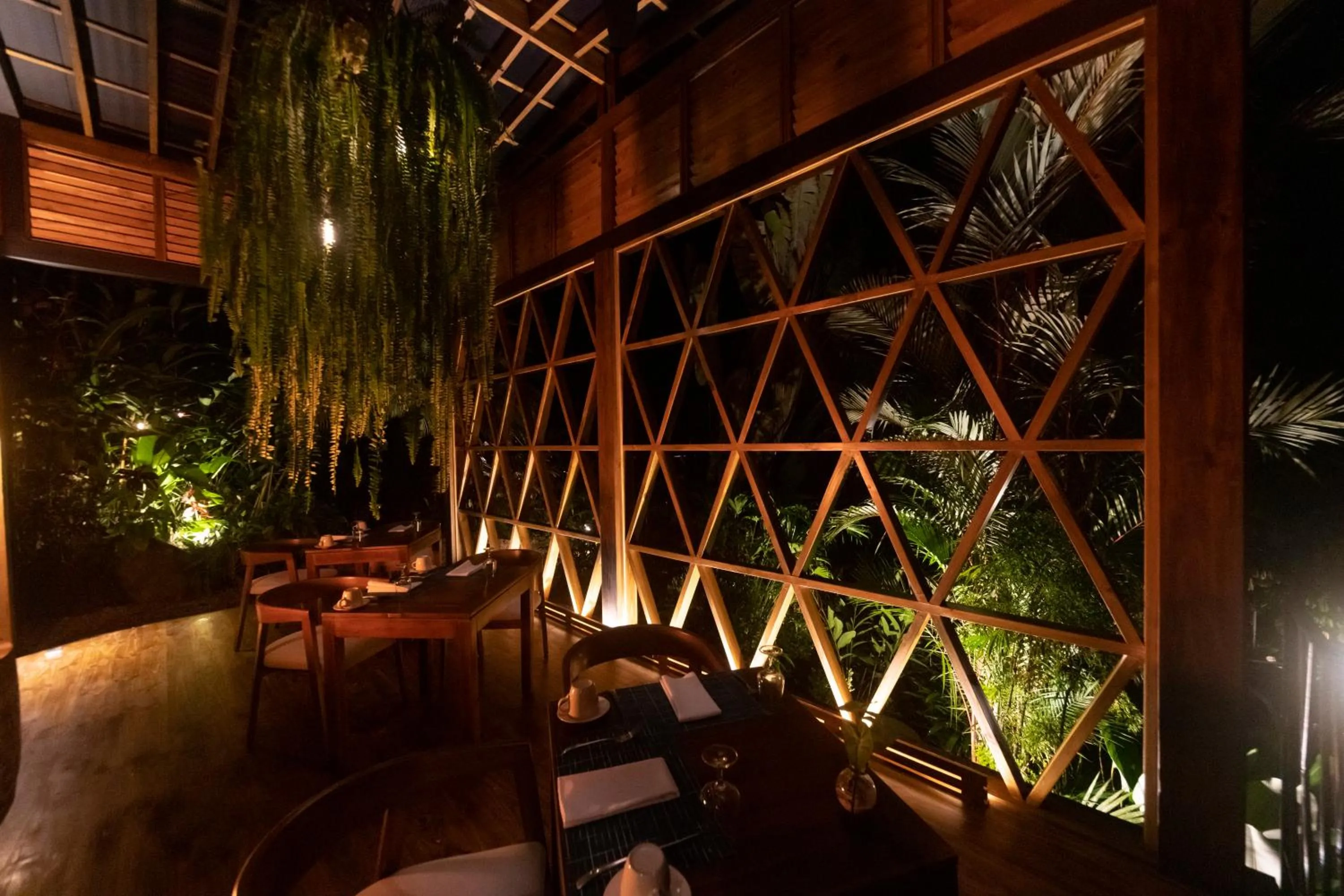 Restaurant/places to eat in Oxygen Jungle Villas & Spa