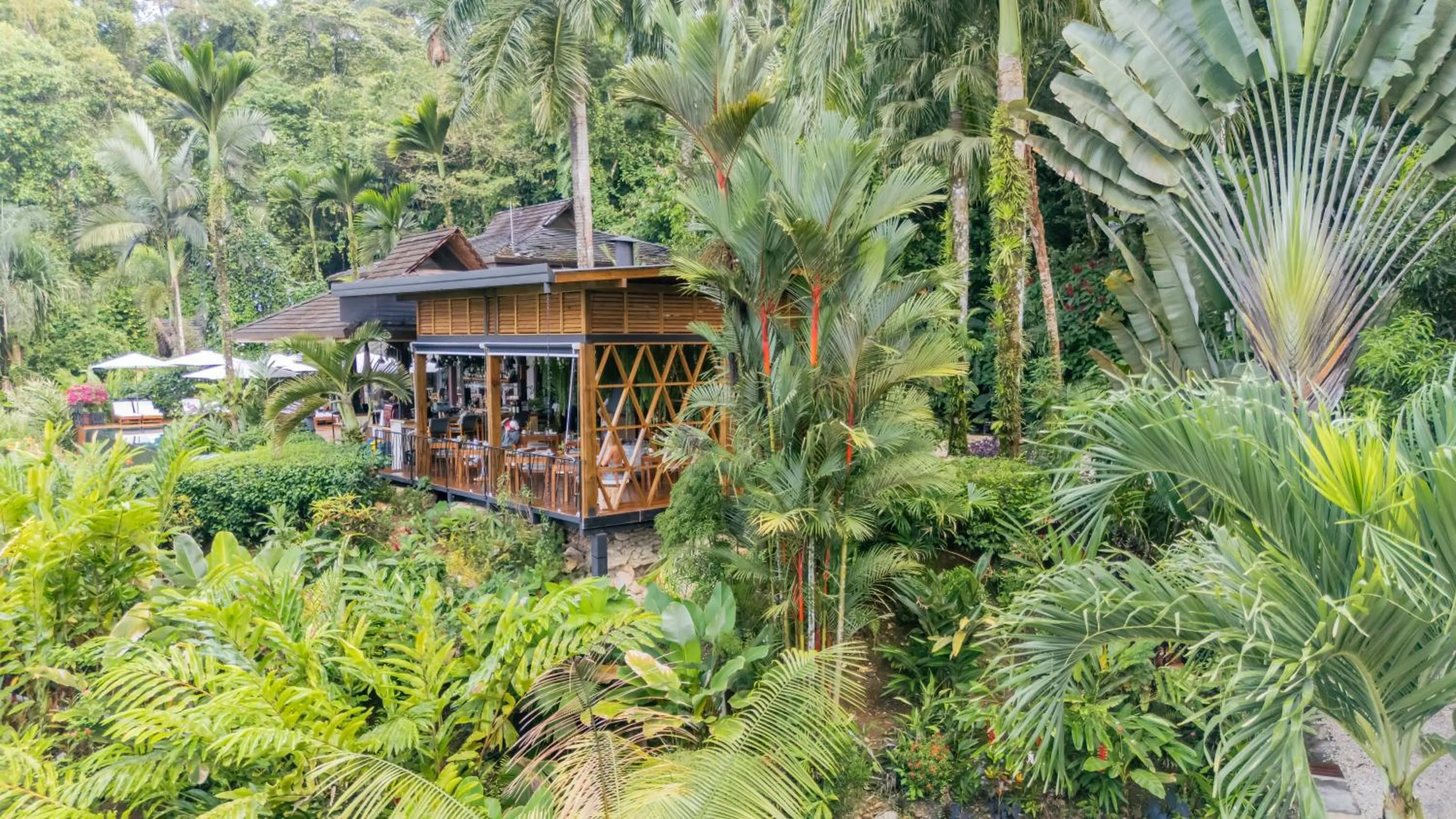 Restaurant/places to eat in Oxygen Jungle Villas & Spa