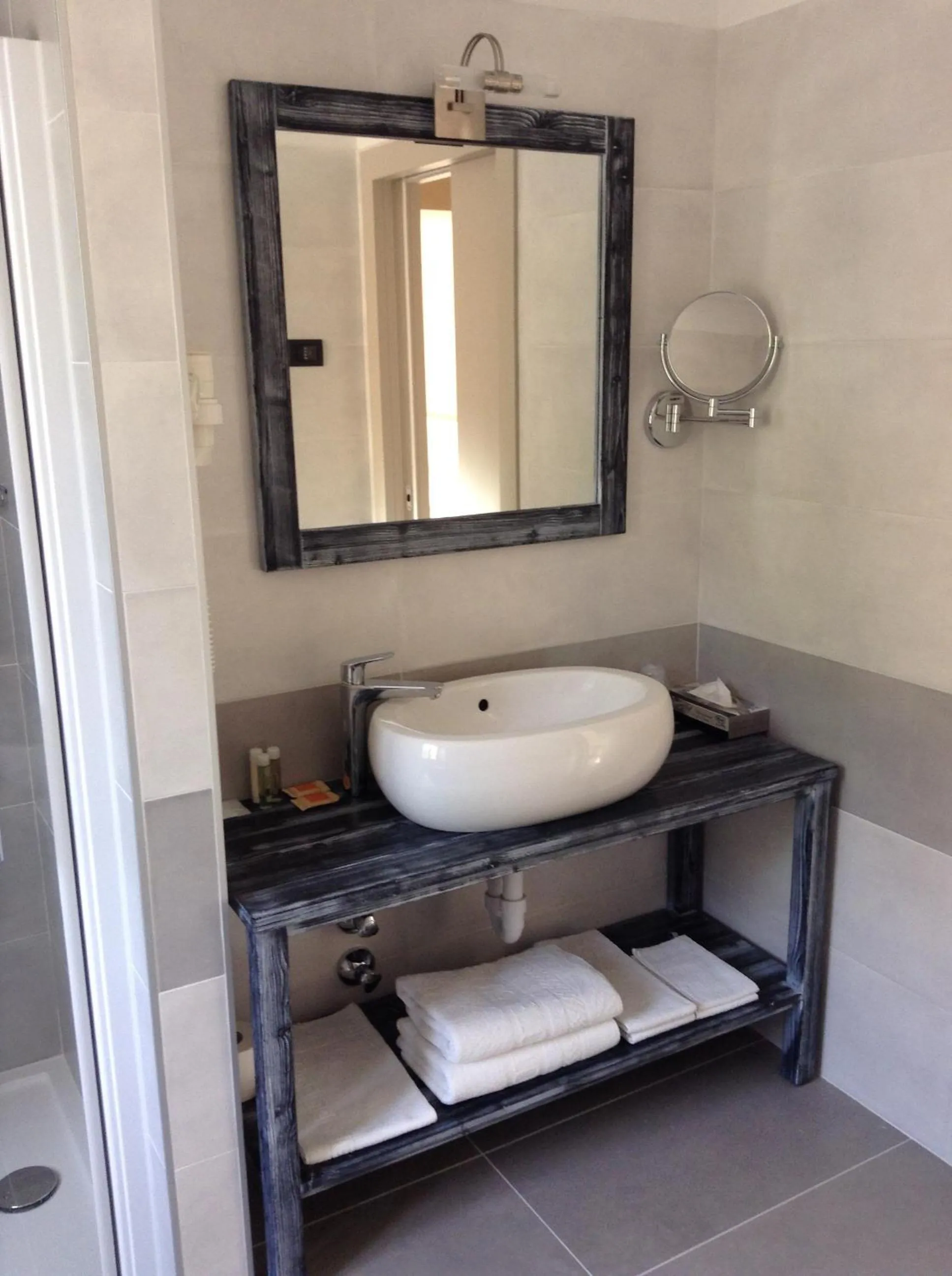 Bathroom in Hotel du Lac Parc & Residence