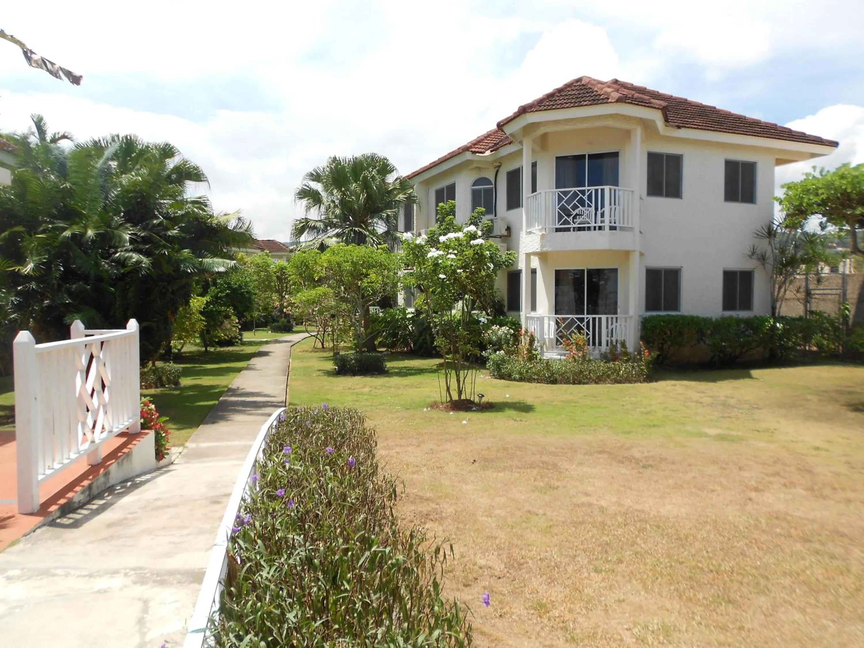 Garden view in Pipers Cove Resort