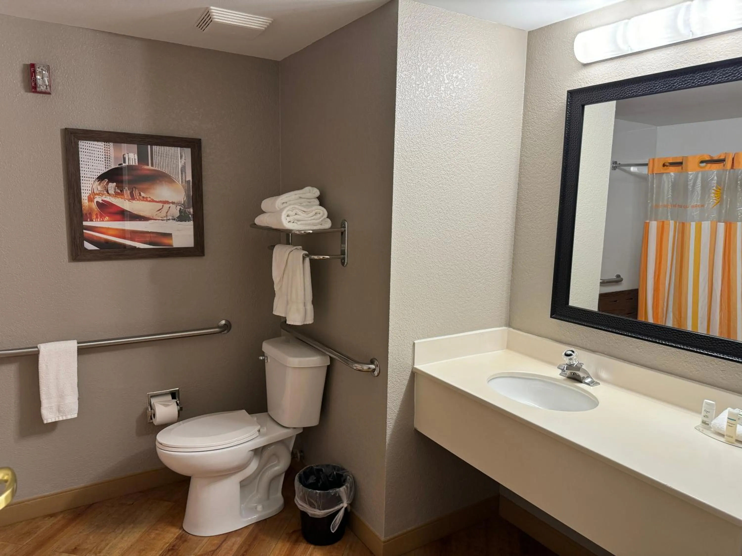 Shower in La Quinta by Wyndham Bannockburn-Deerfield