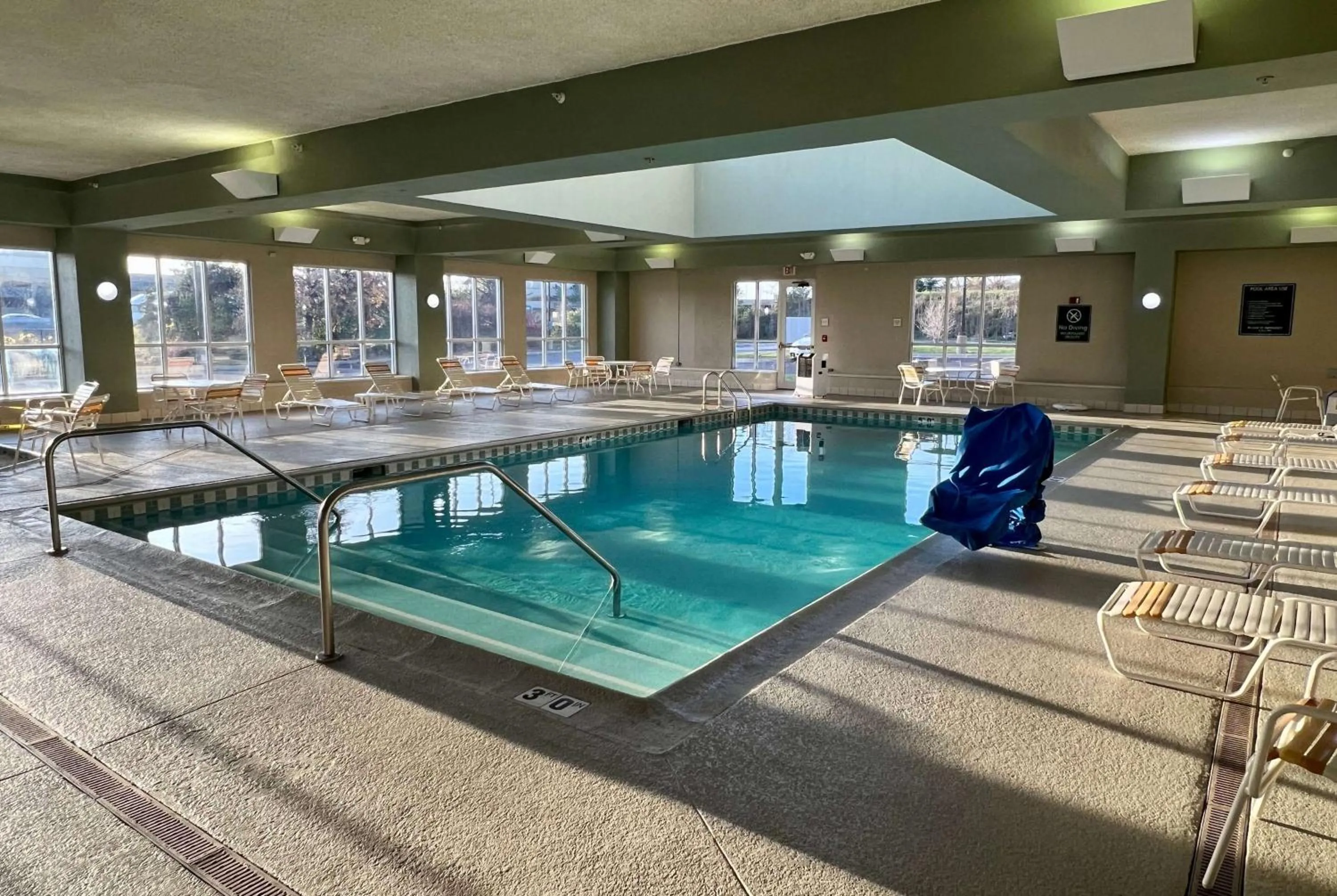 Pool view in La Quinta by Wyndham Bannockburn-Deerfield