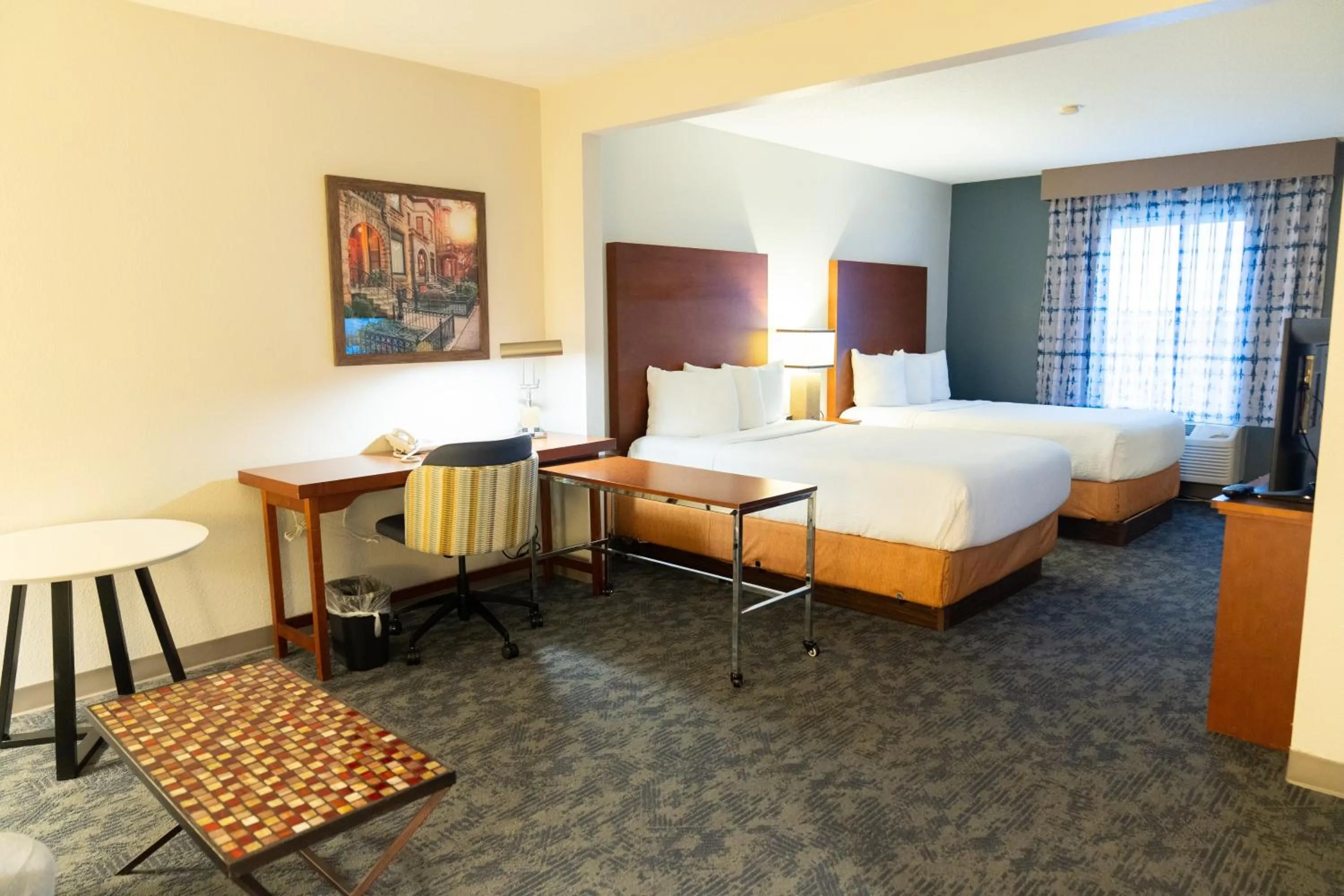 Guests, Bed in La Quinta by Wyndham Bannockburn-Deerfield