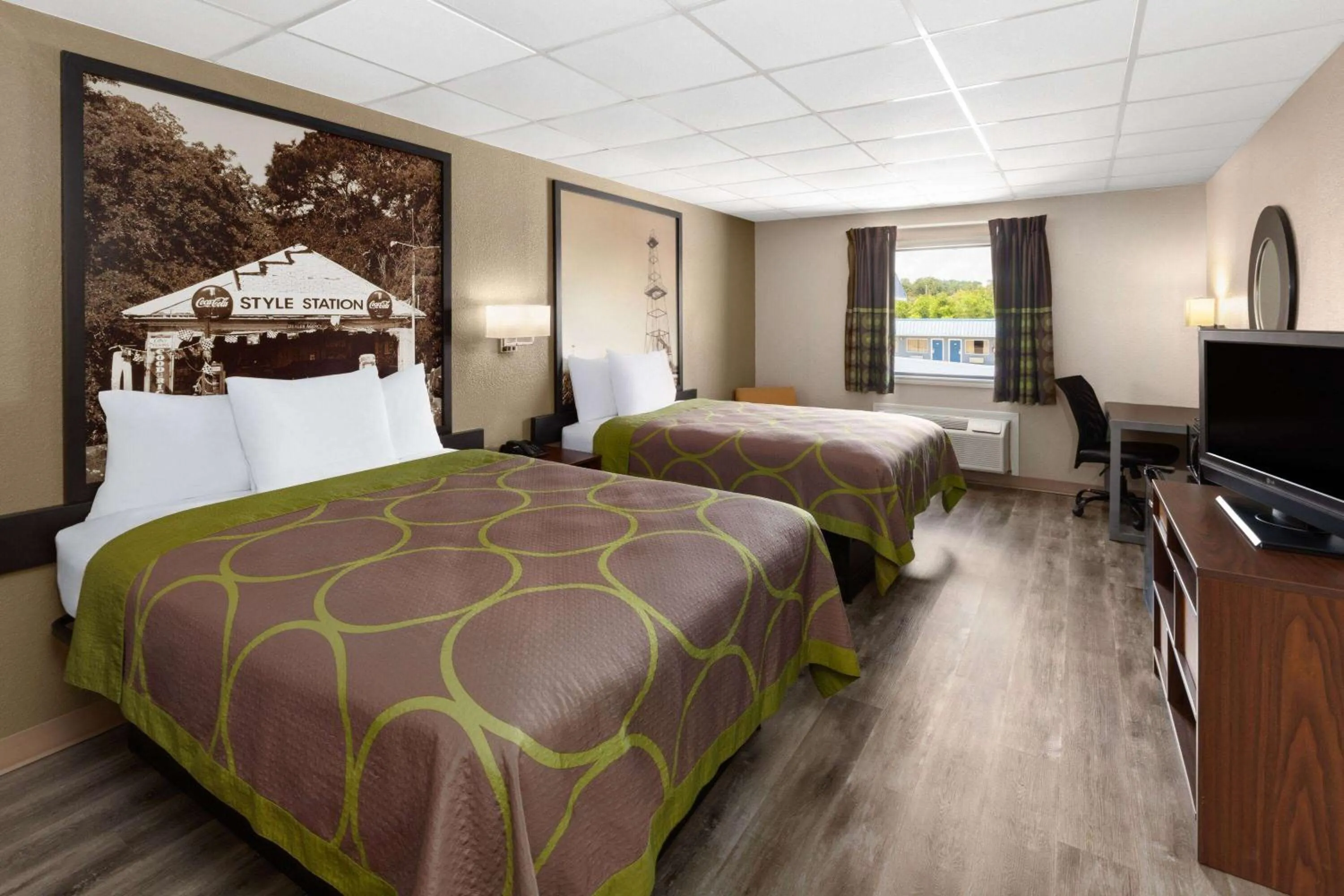 Photo of the whole room, Bed in Super 8 by Wyndham Buffalo