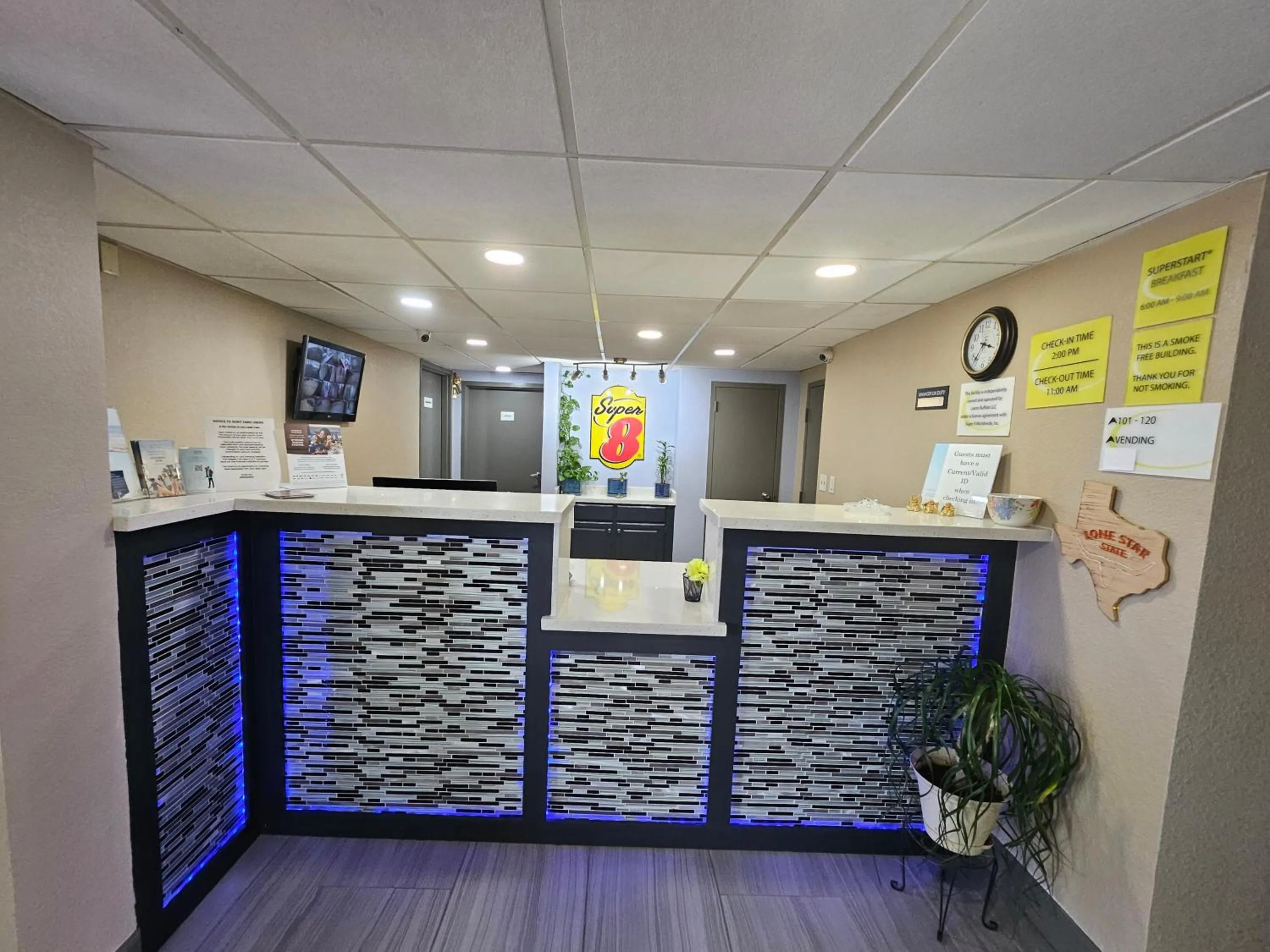 Lobby or reception in Super 8 by Wyndham Buffalo