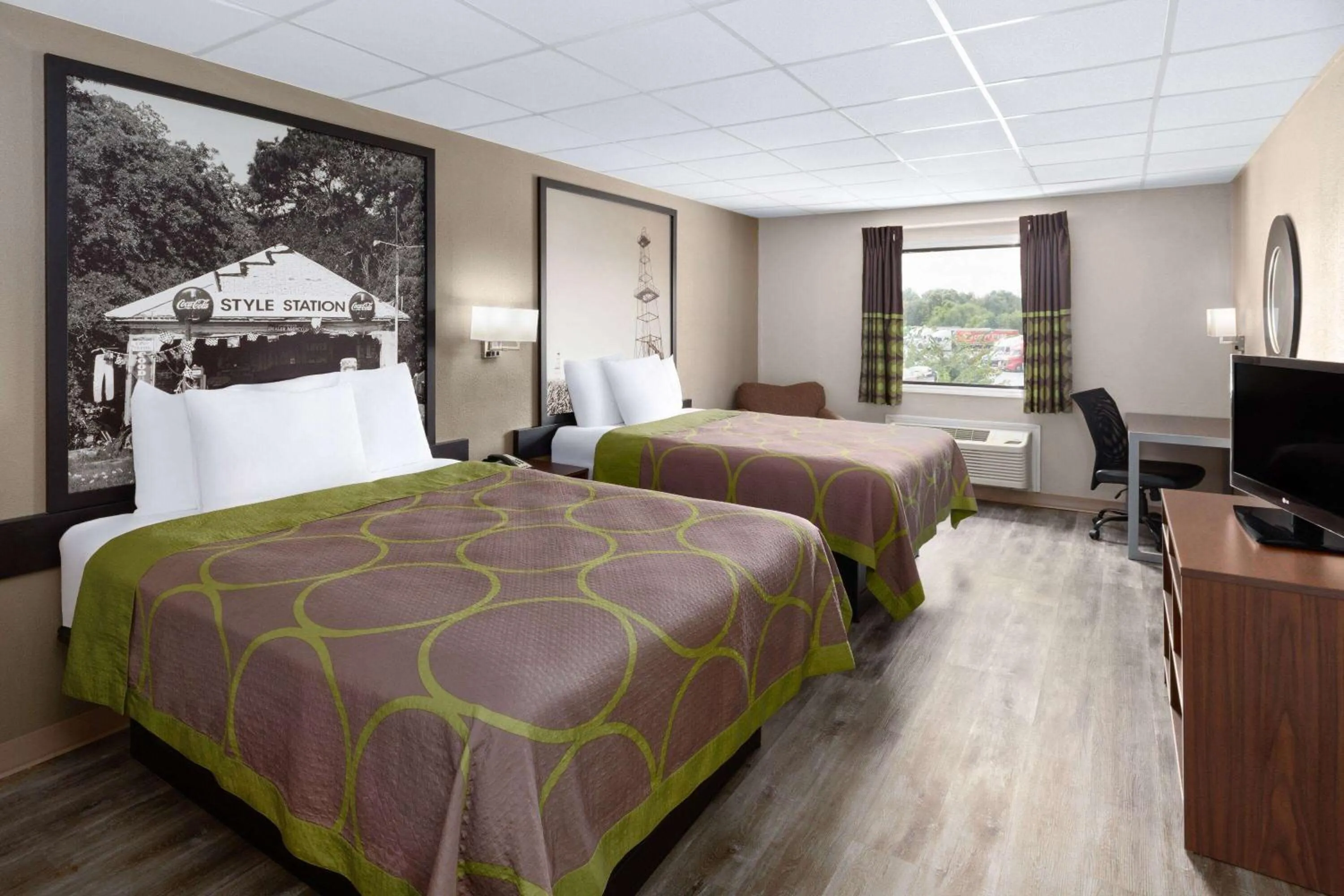 Photo of the whole room, Bed in Super 8 by Wyndham Buffalo