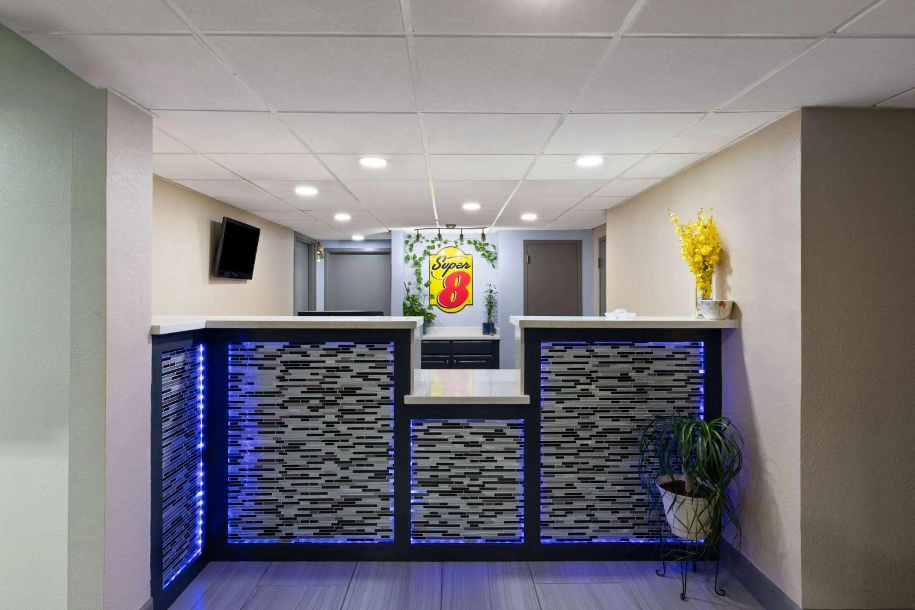 Lobby or reception in Super 8 by Wyndham Buffalo