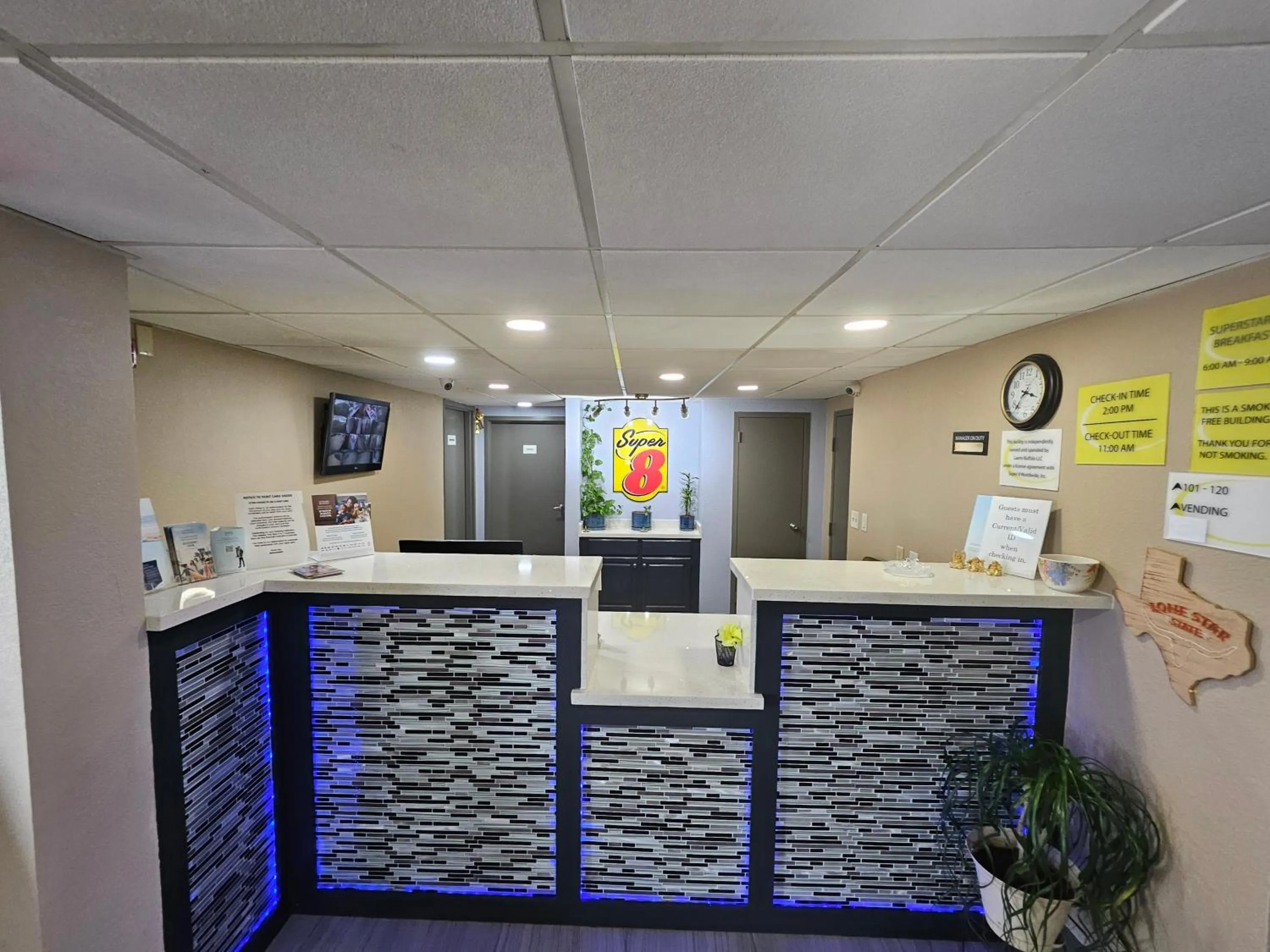 Lobby or reception in Super 8 by Wyndham Buffalo