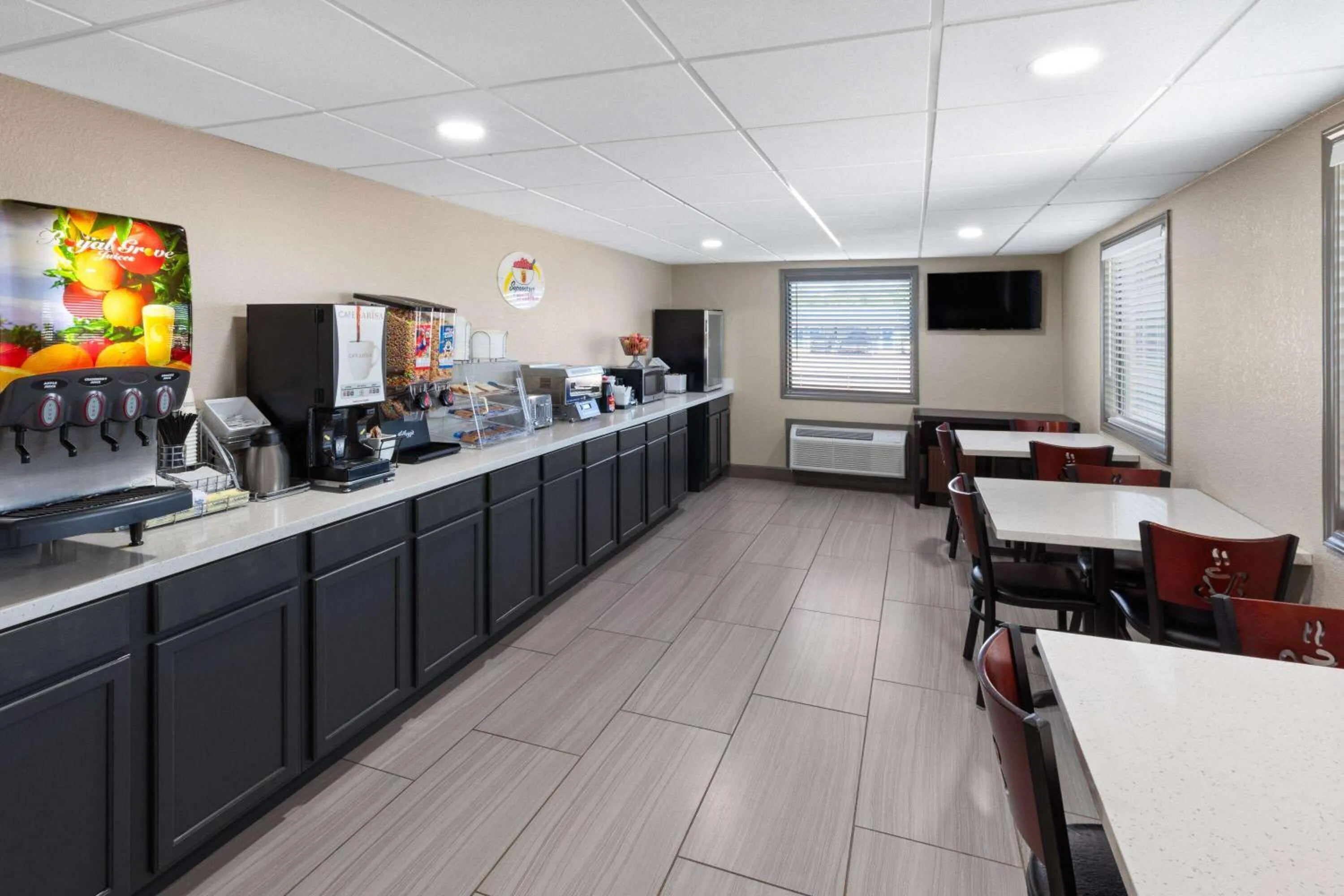 Breakfast in Super 8 by Wyndham Buffalo