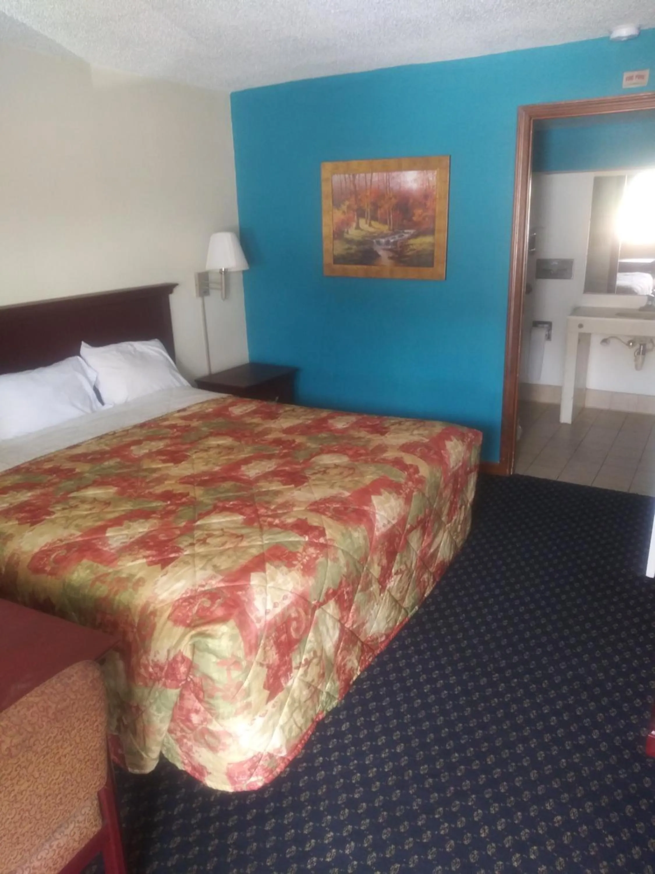 Bed in Rodeway Inn Jonesboro - Atlanta South