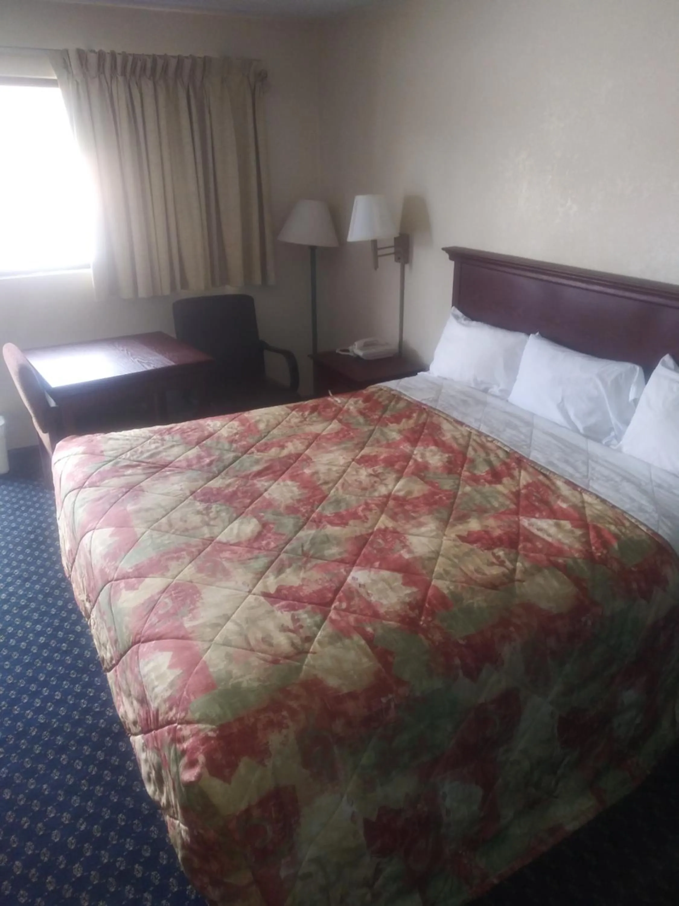 Bed in Rodeway Inn Jonesboro - Atlanta South