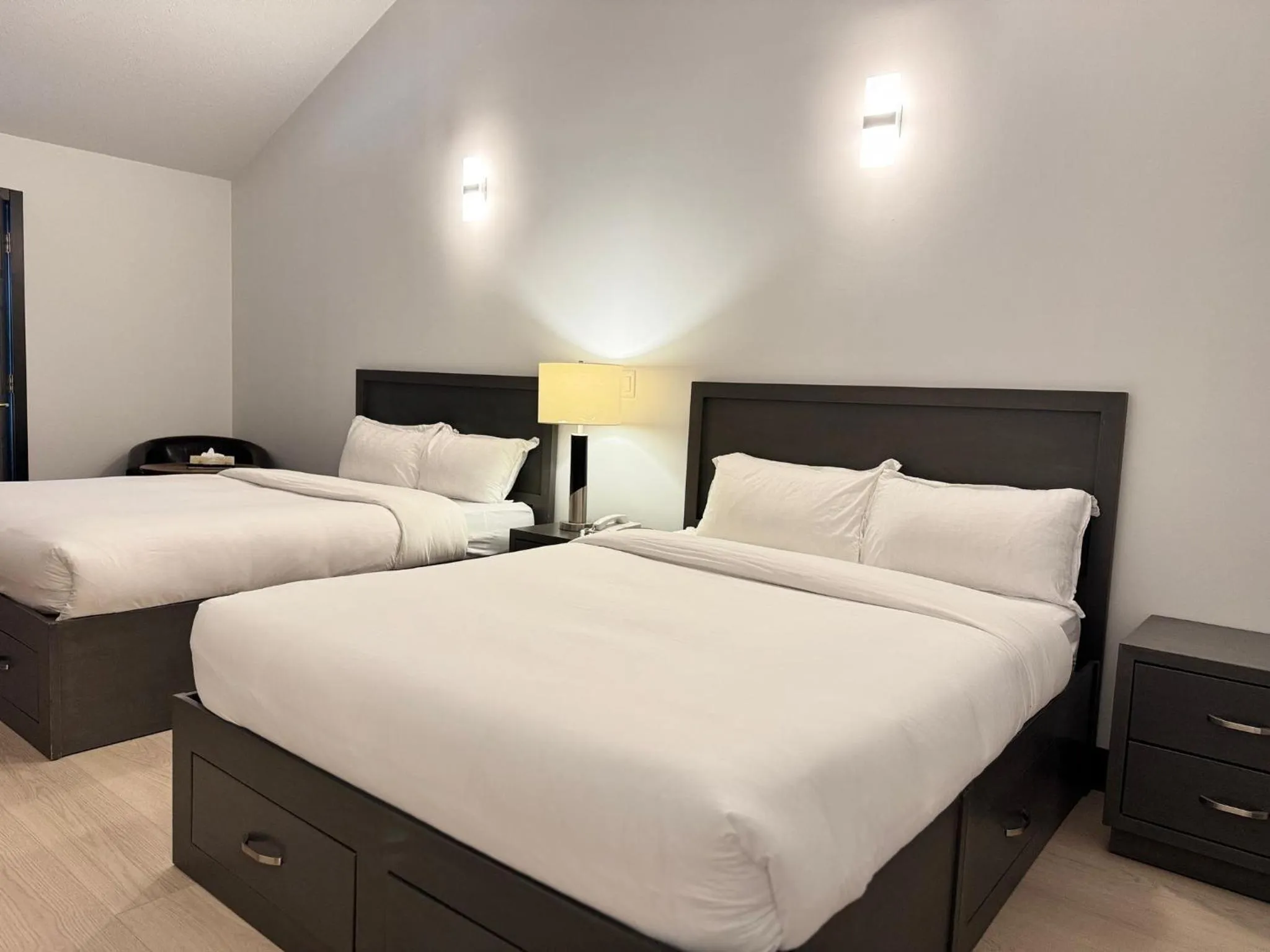 Property building, Bed in Sunshine Lodge Inn