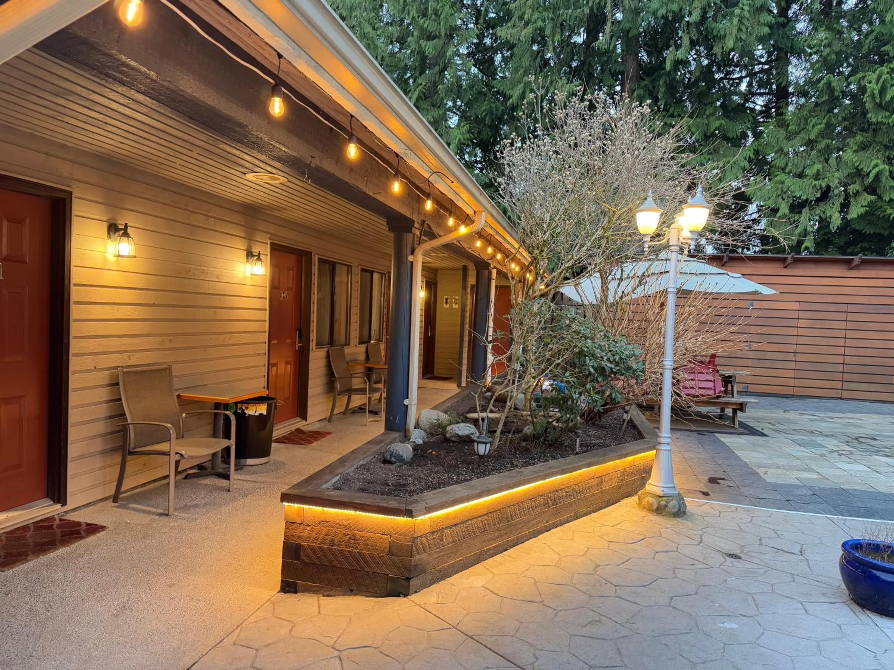 Property building in Sunshine Lodge Inn