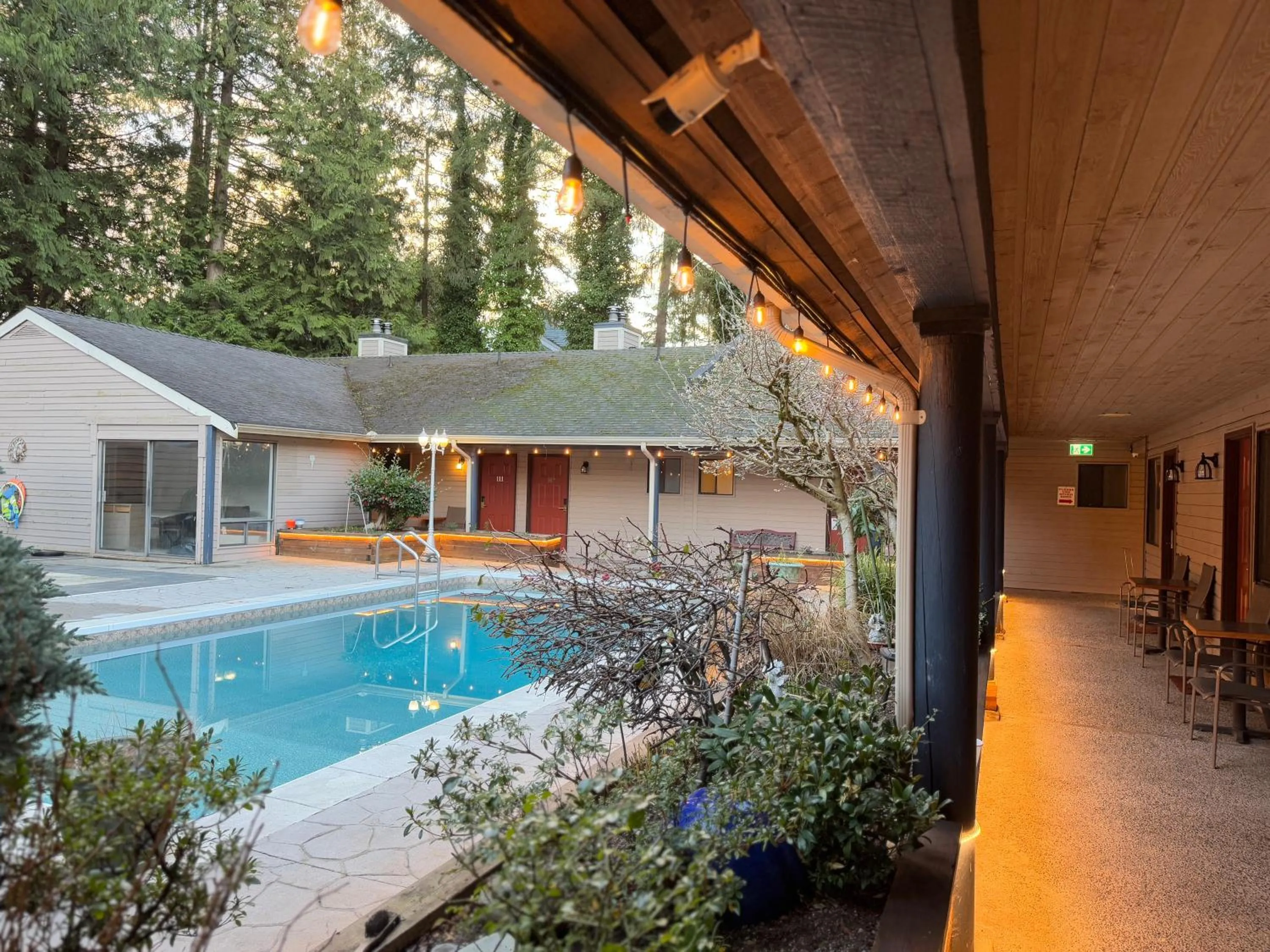 Swimming pool in Sunshine Lodge Inn