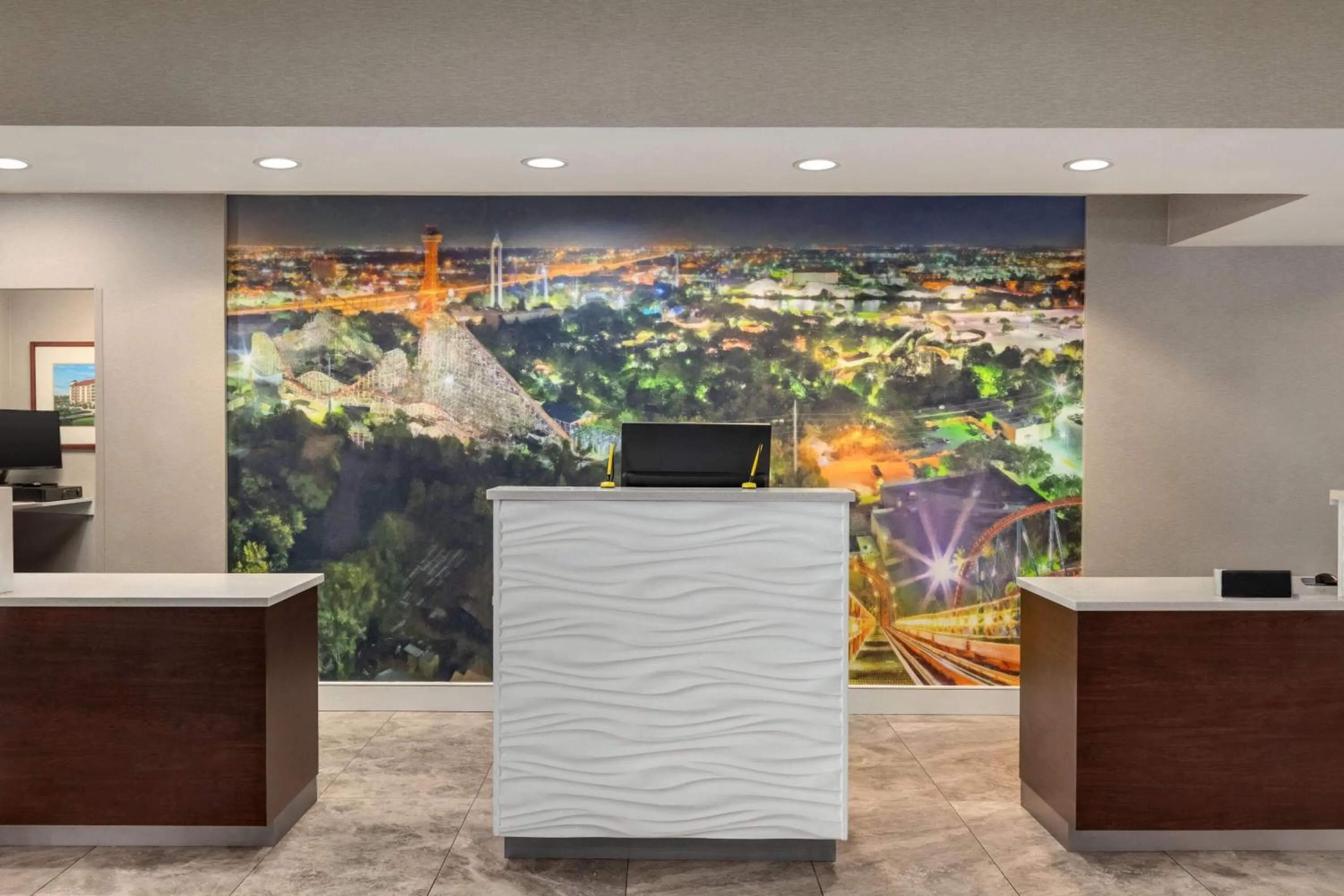 Lobby or reception in La Quinta by Wyndham Arlington North 6 Flags Dr