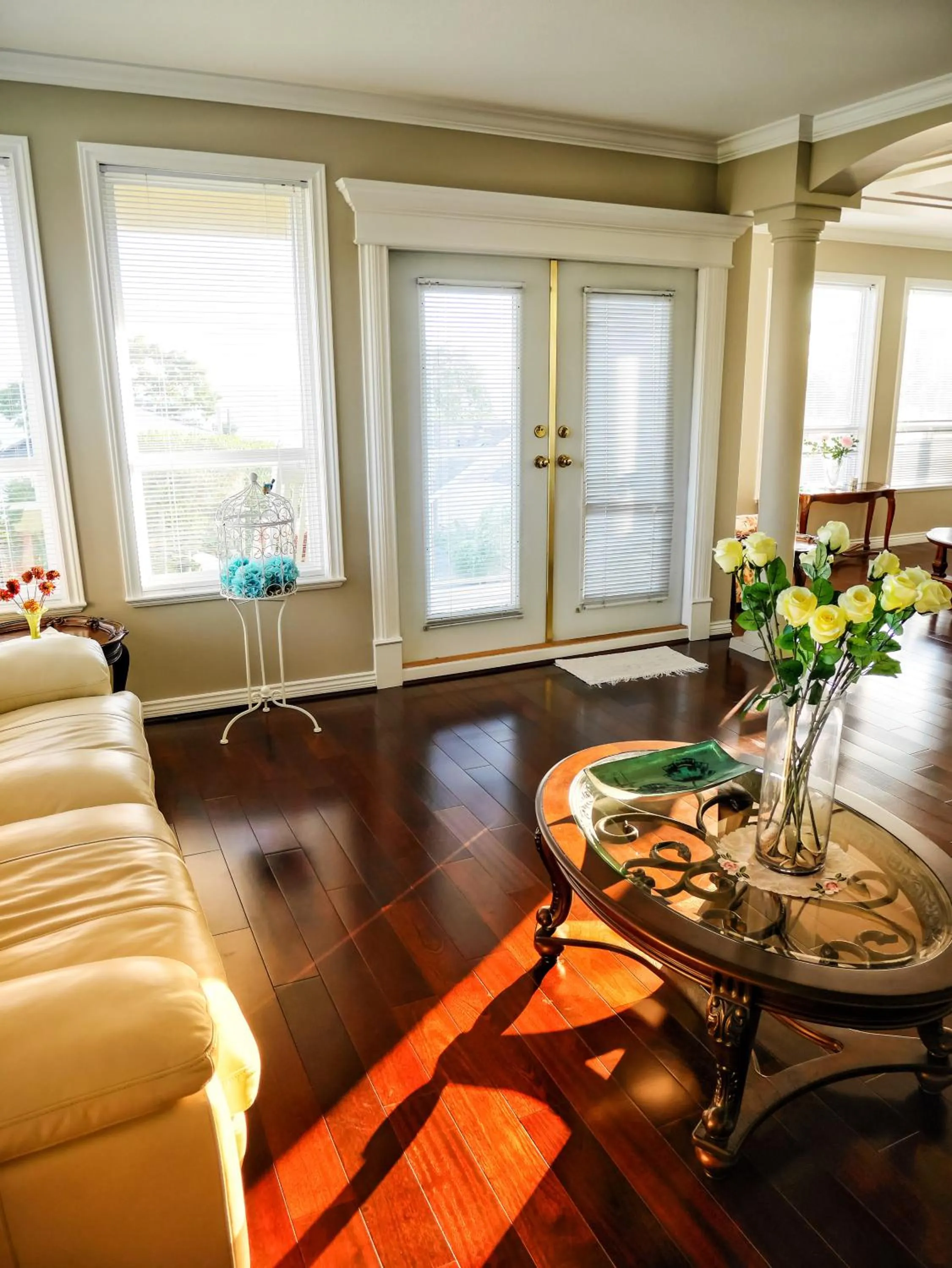 Communal lounge/ TV room in Star of the Sea guest house