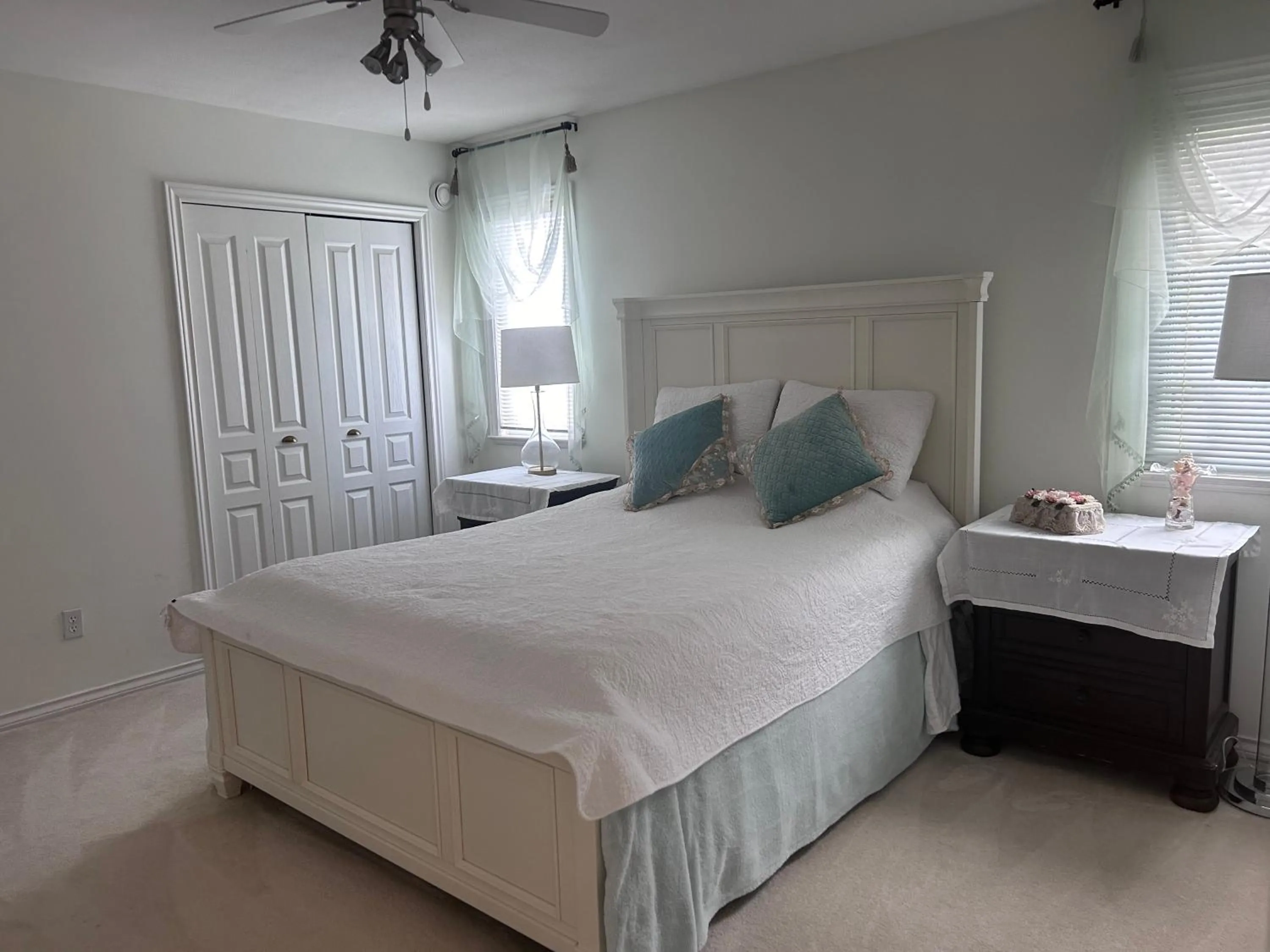 Bed in Star of the Sea guest house