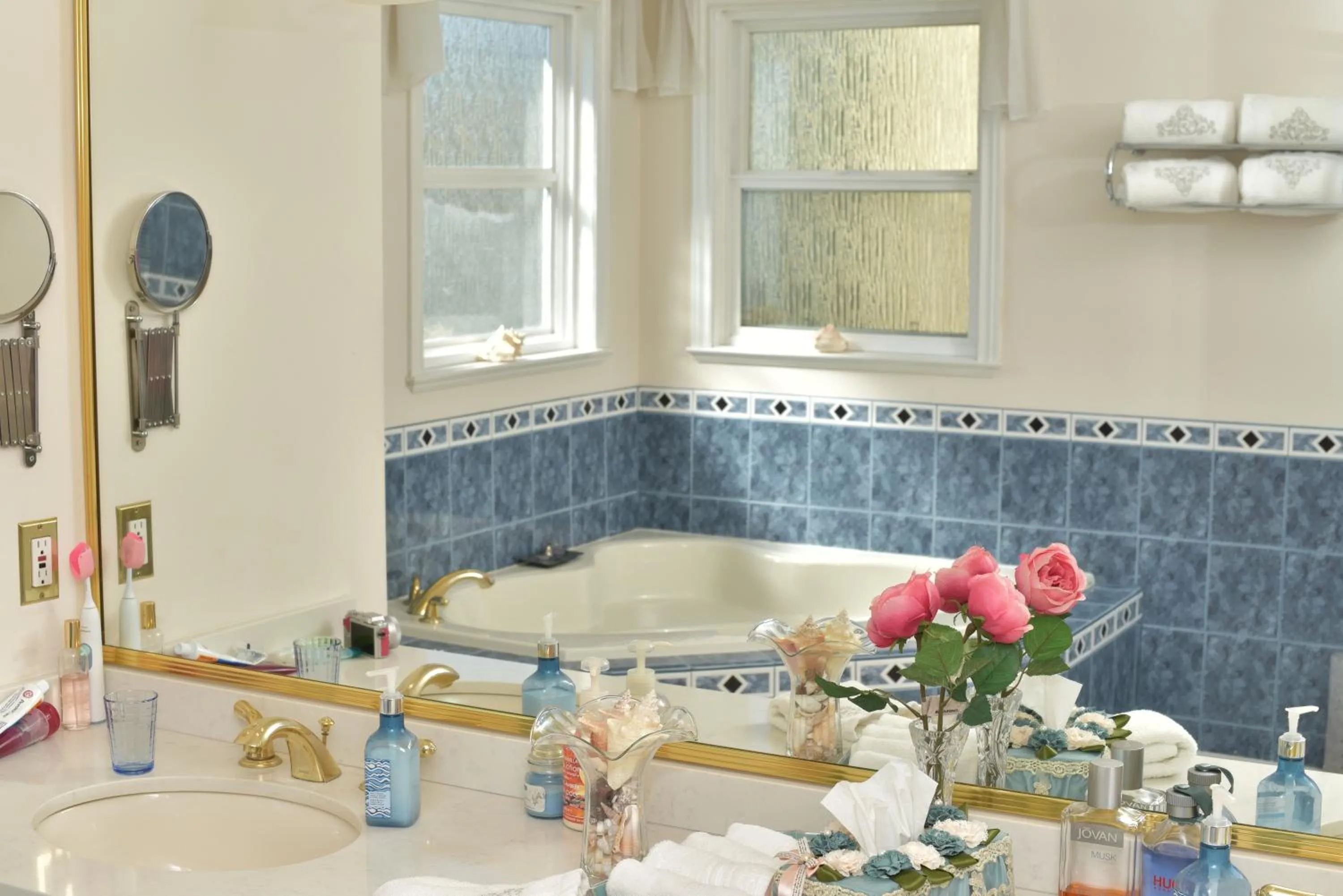 Hot Tub in Star of the Sea guest house