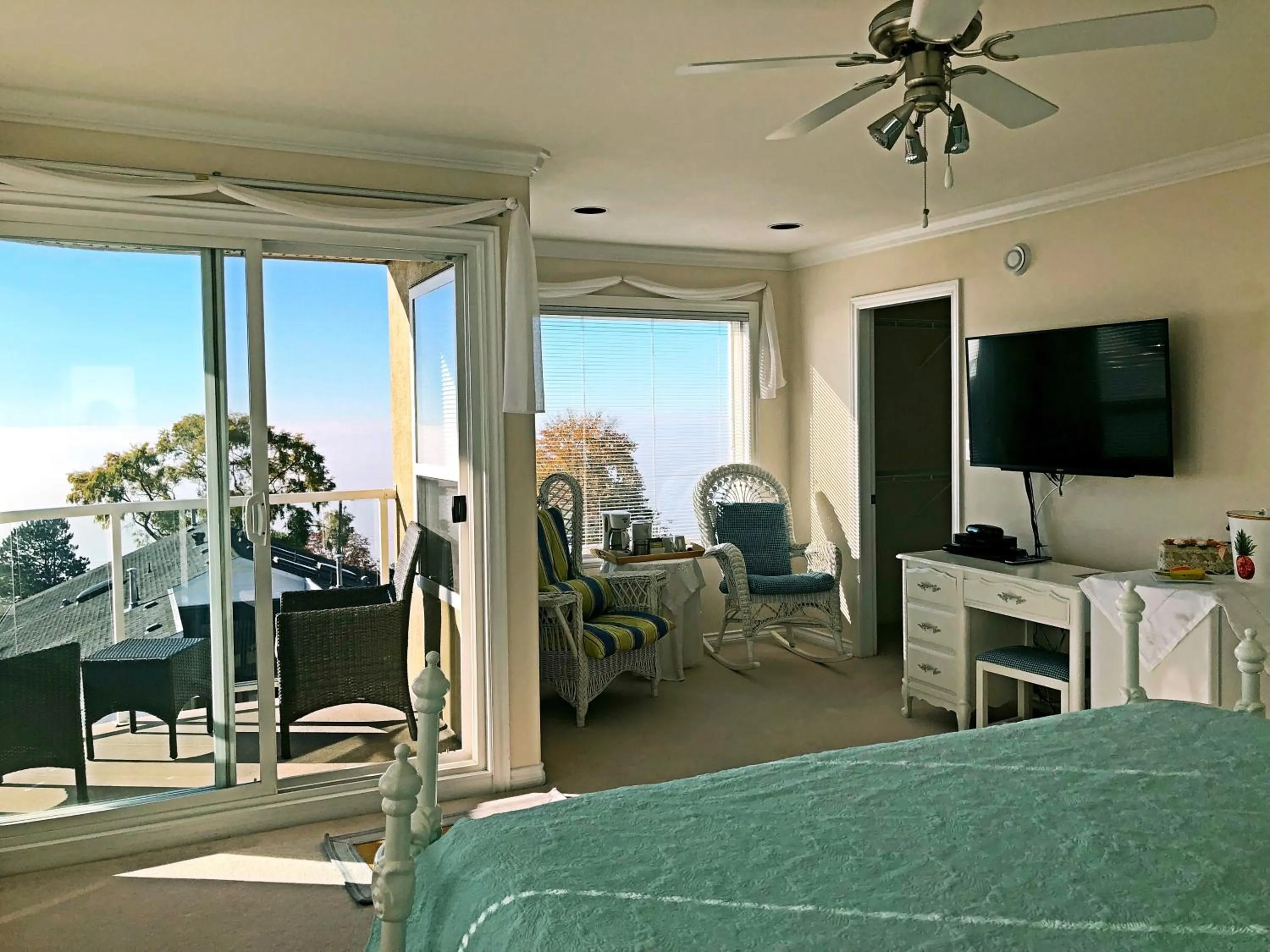 View (from property/room), Bed in Star of the Sea guest house