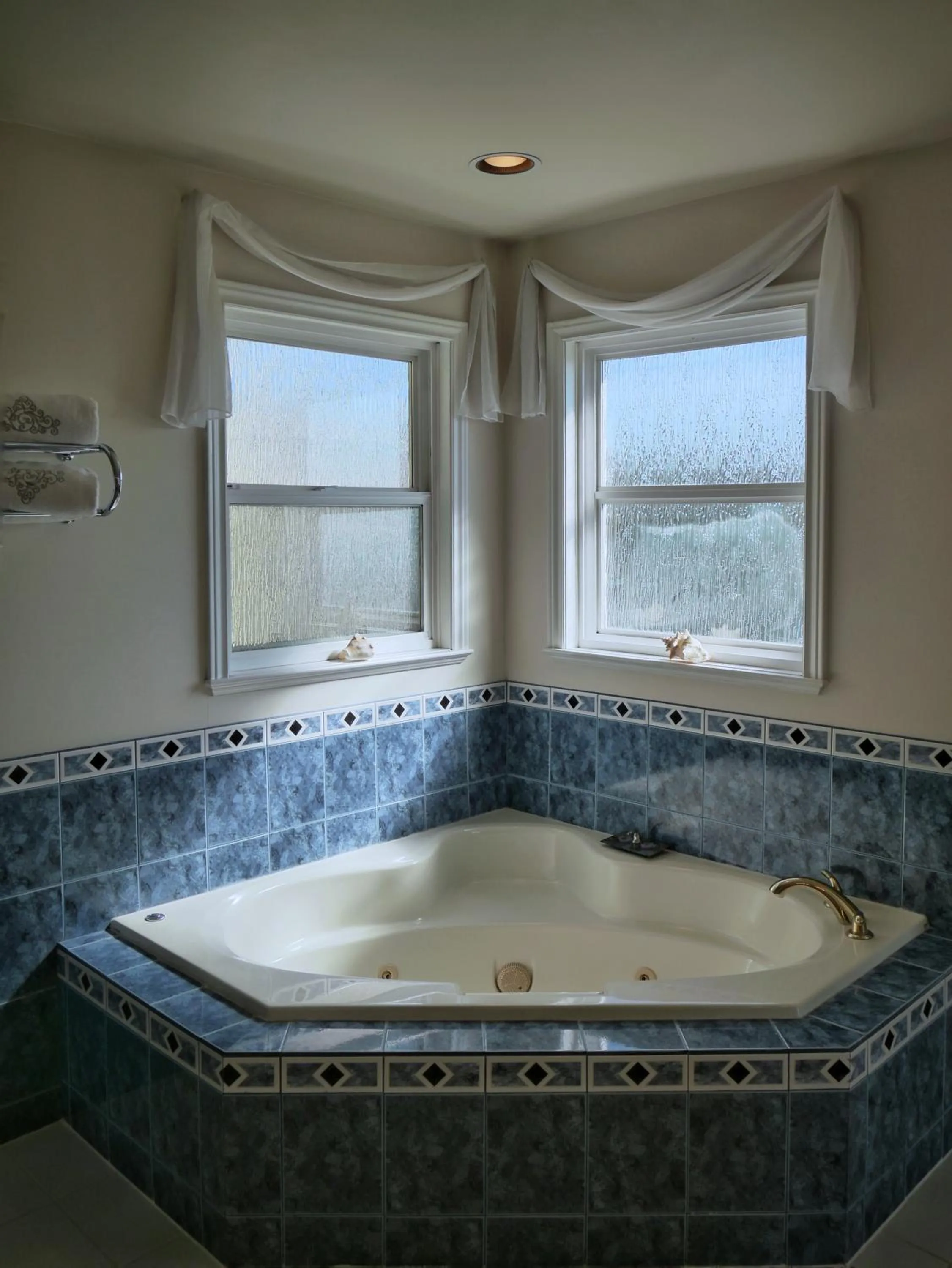 Hot Tub in Star of the Sea guest house