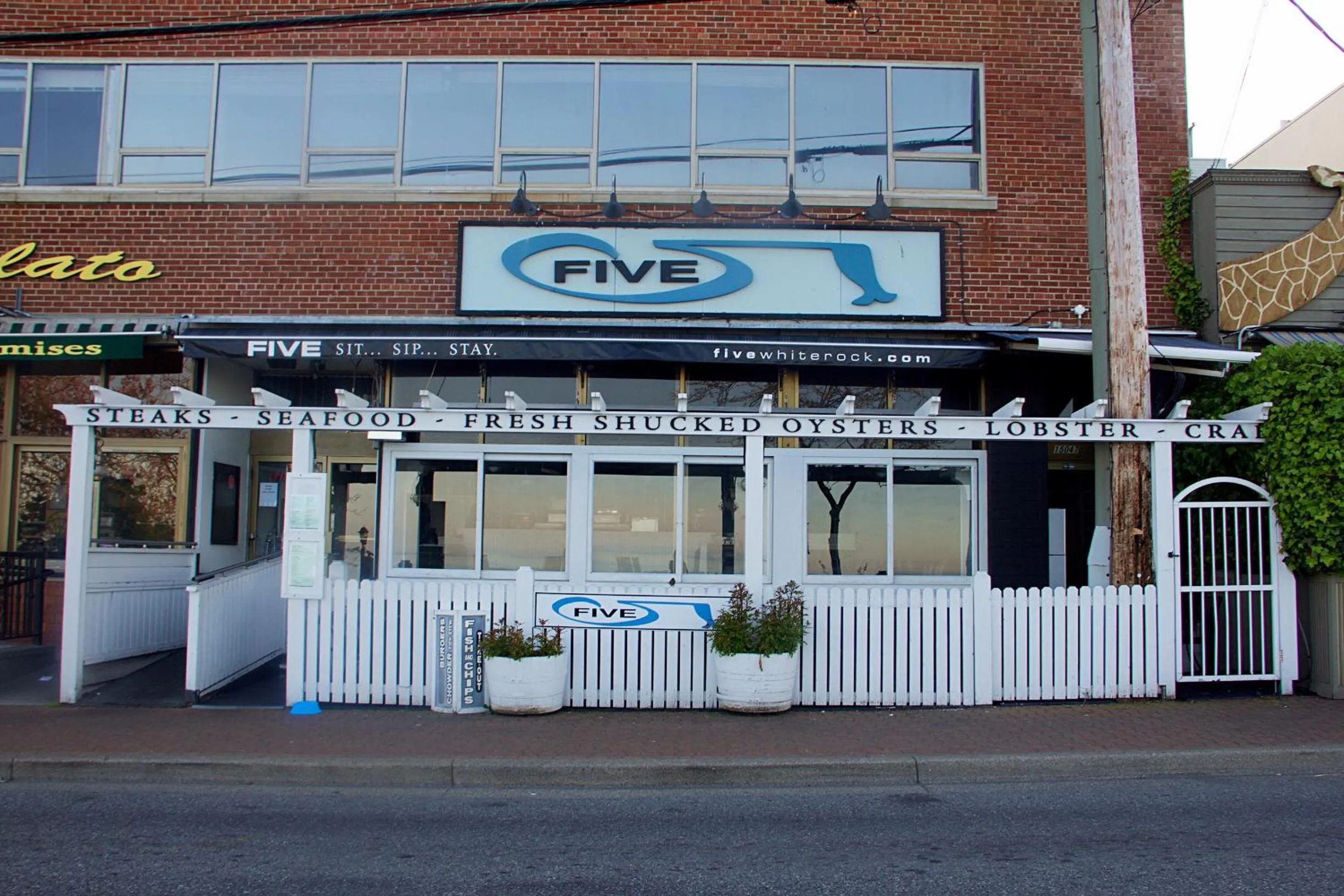 Restaurant/places to eat in Star of the Sea guest house