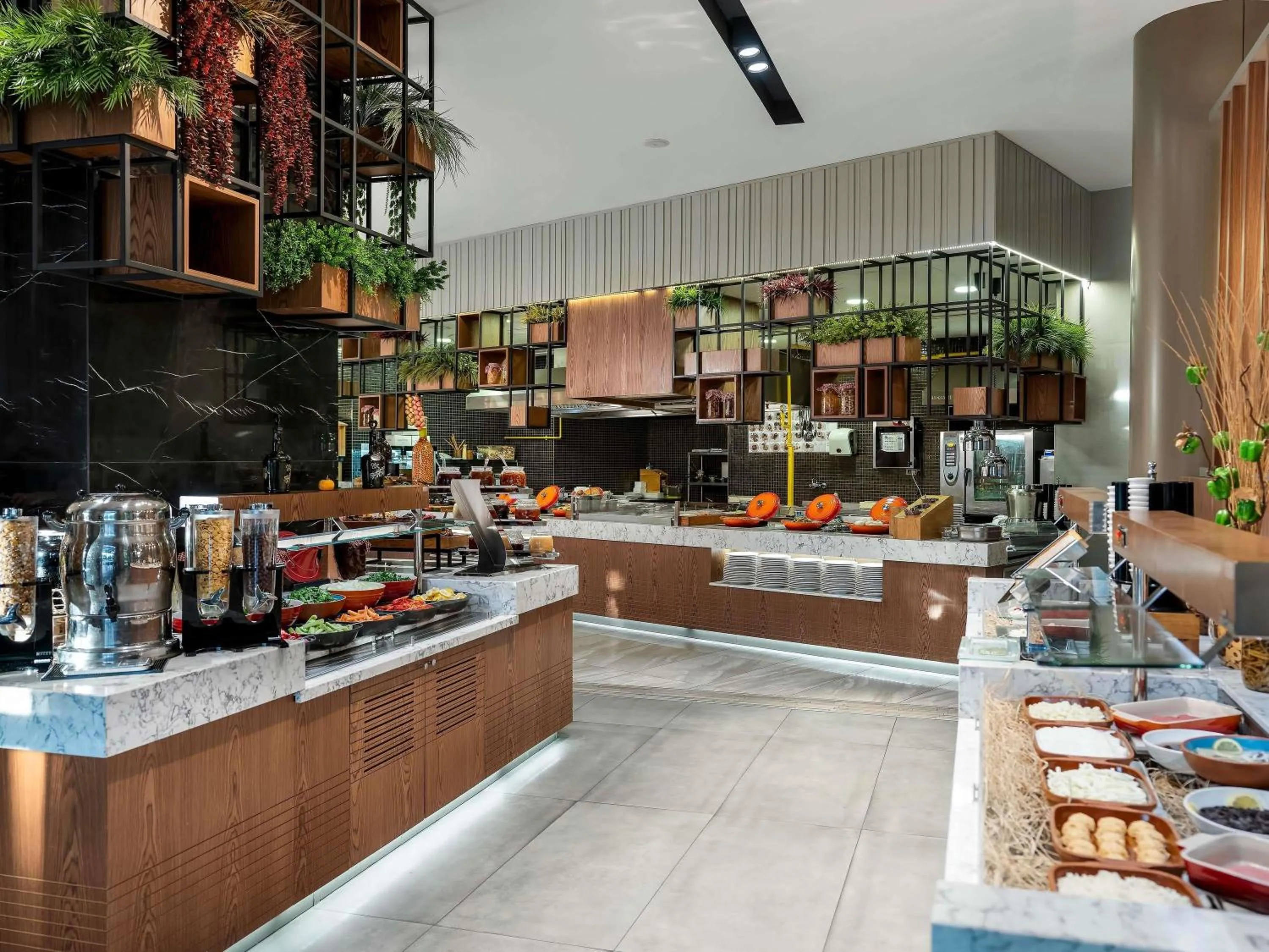 Restaurant/places to eat in Novotel Trabzon