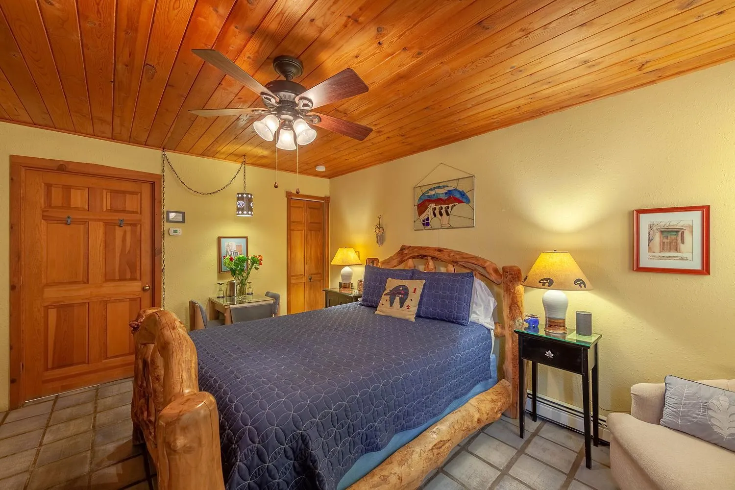 Bed in Dreamcatcher B&B