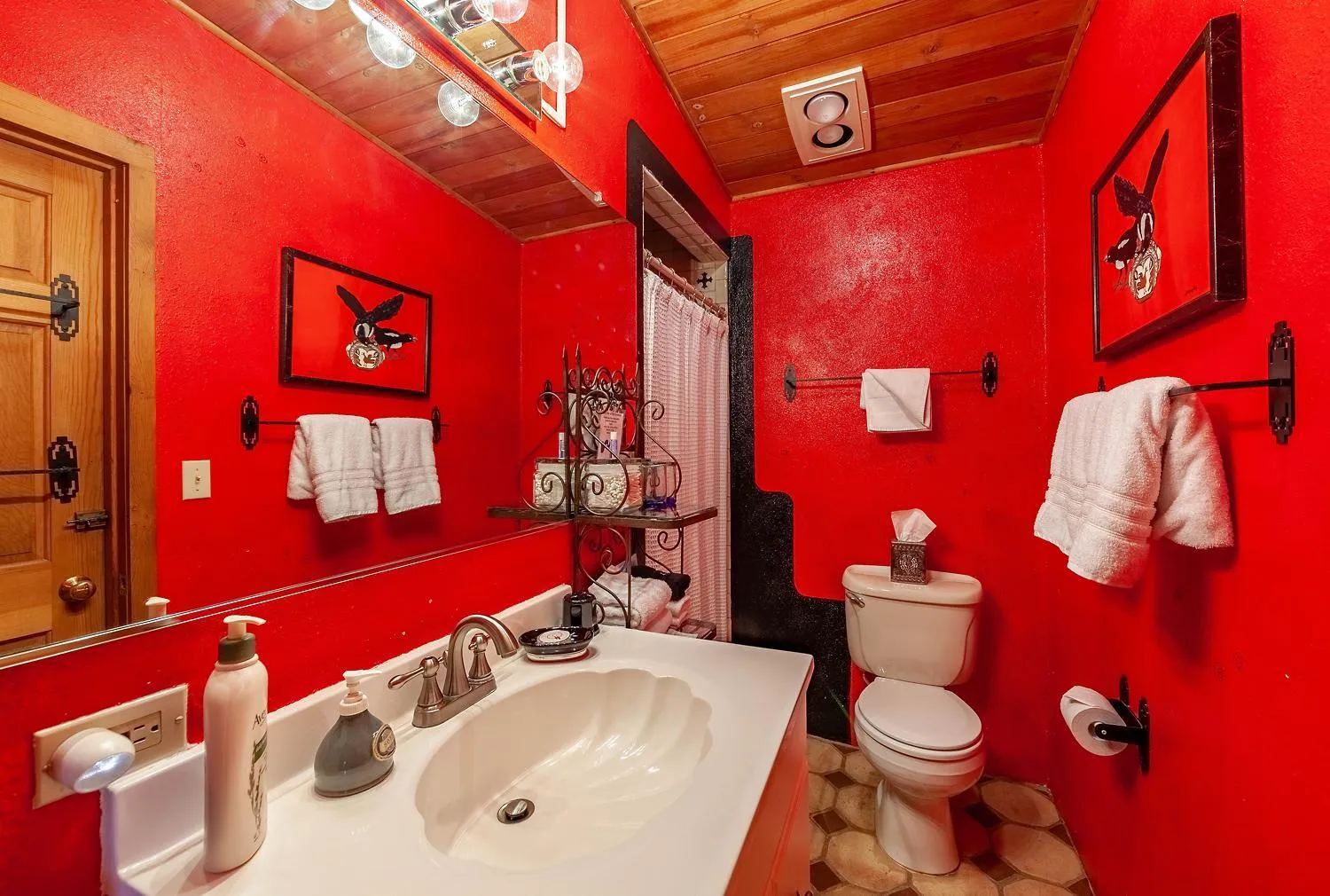 Bathroom in Dreamcatcher B&B