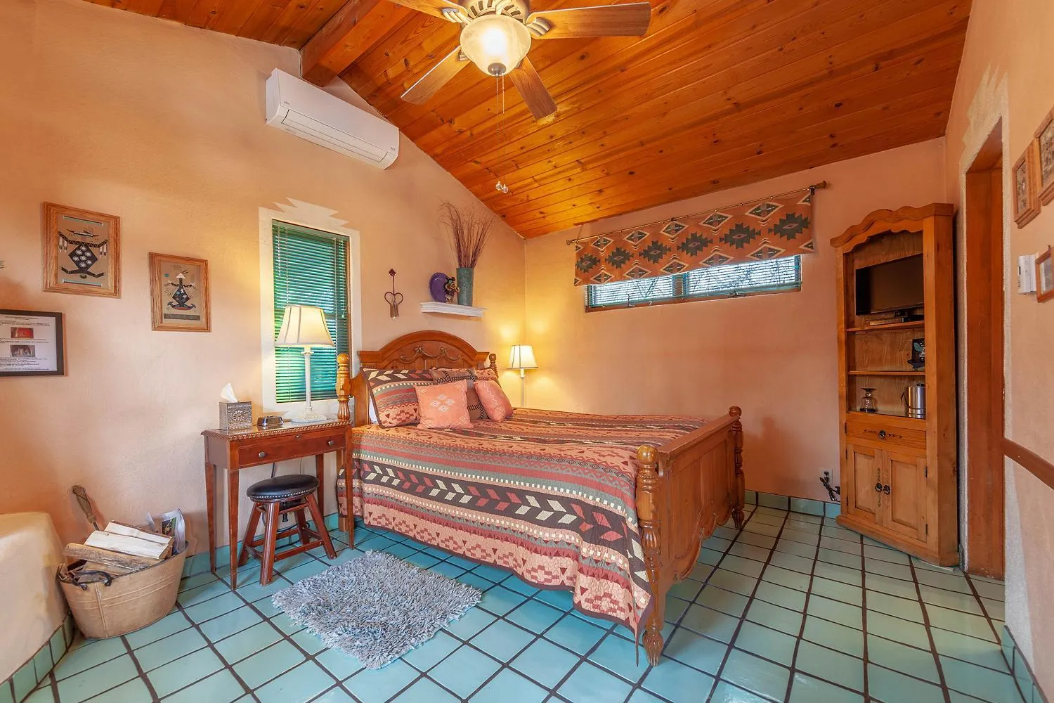 Bed in Dreamcatcher B&B