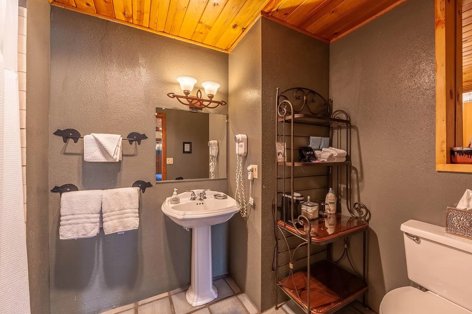 Bathroom in Dreamcatcher B&B