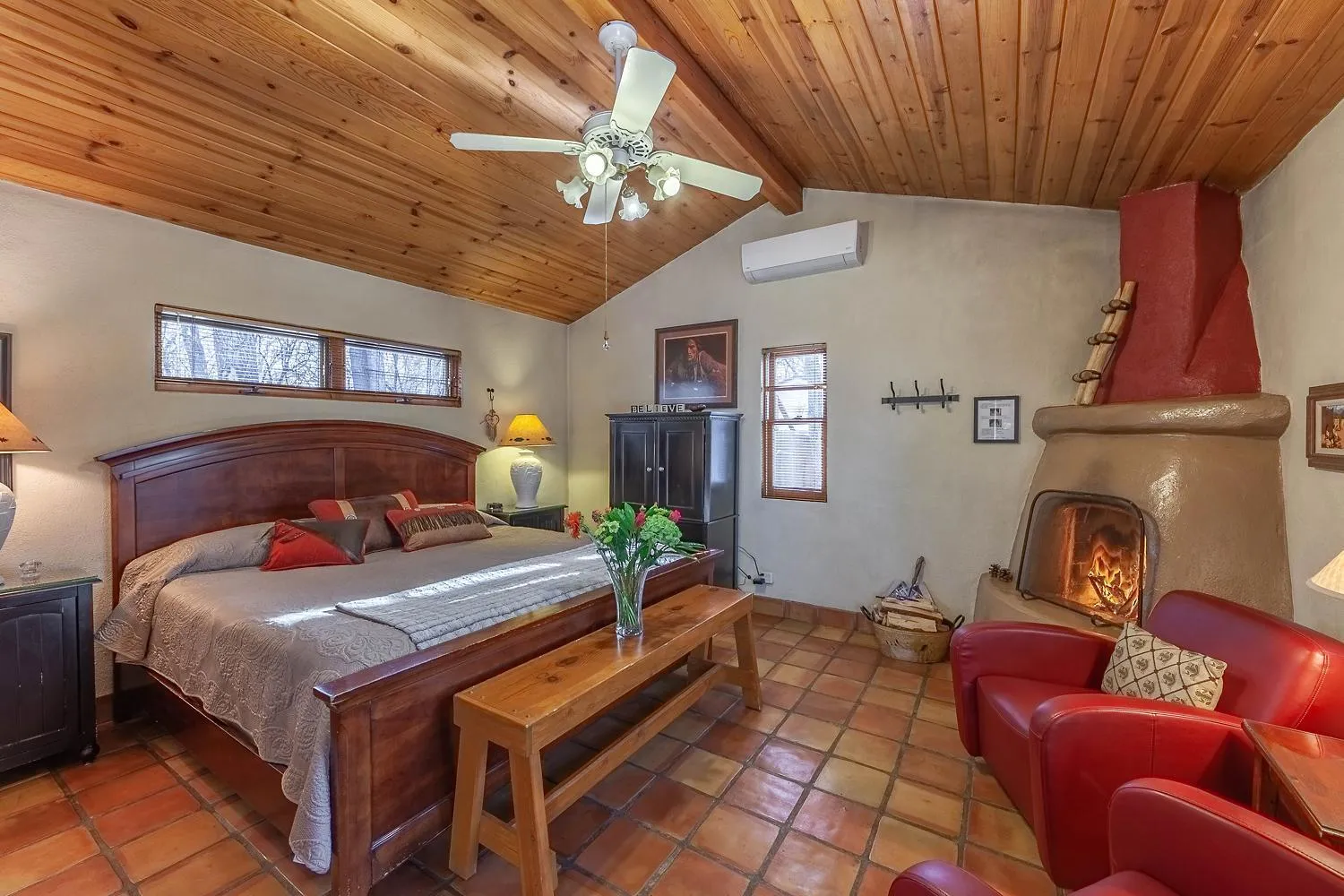 Bed in Dreamcatcher B&B