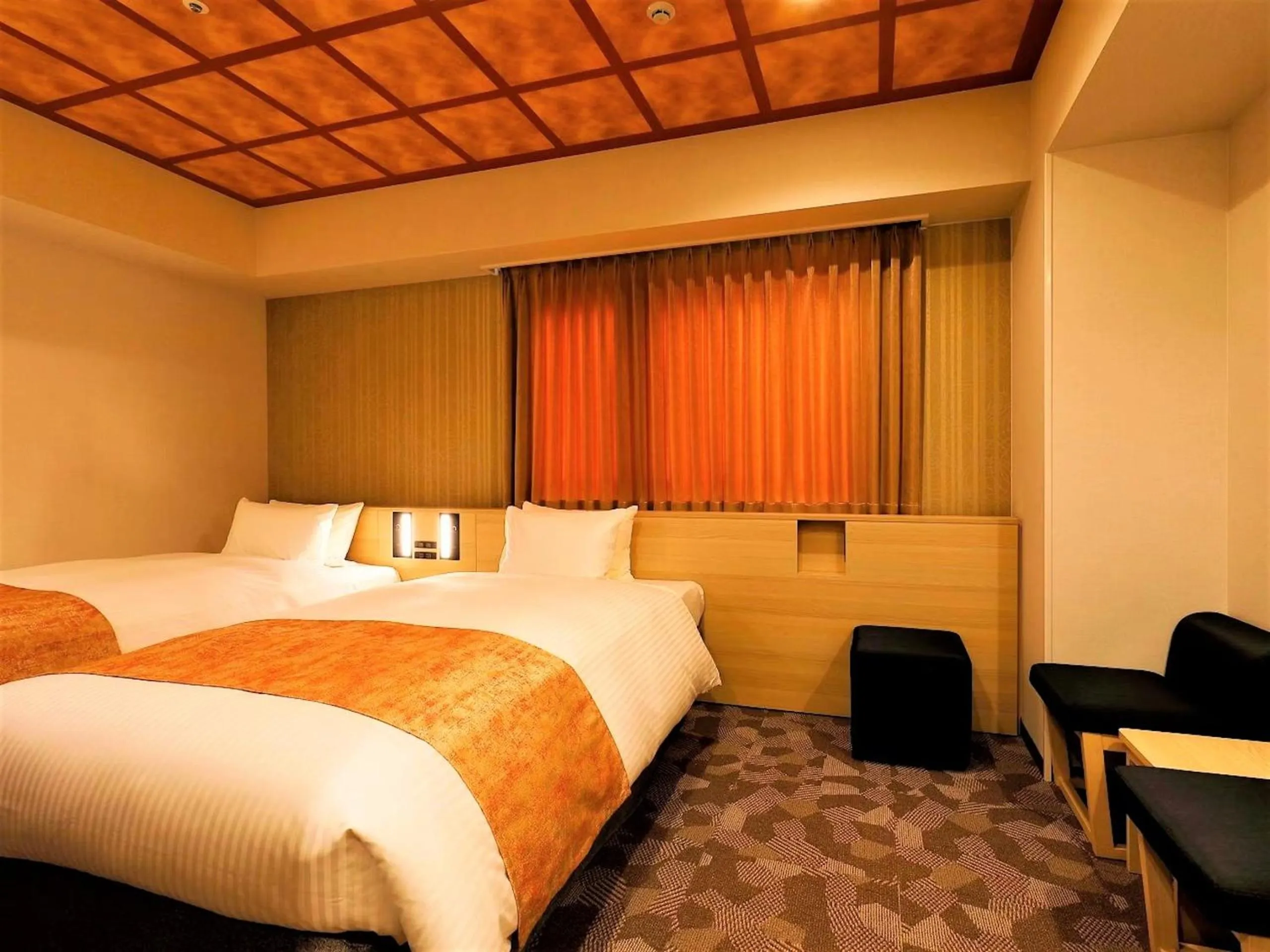 Photo of the whole room, Bed in Daiwa Roynet Hotel KANAZAWA-MIYABI