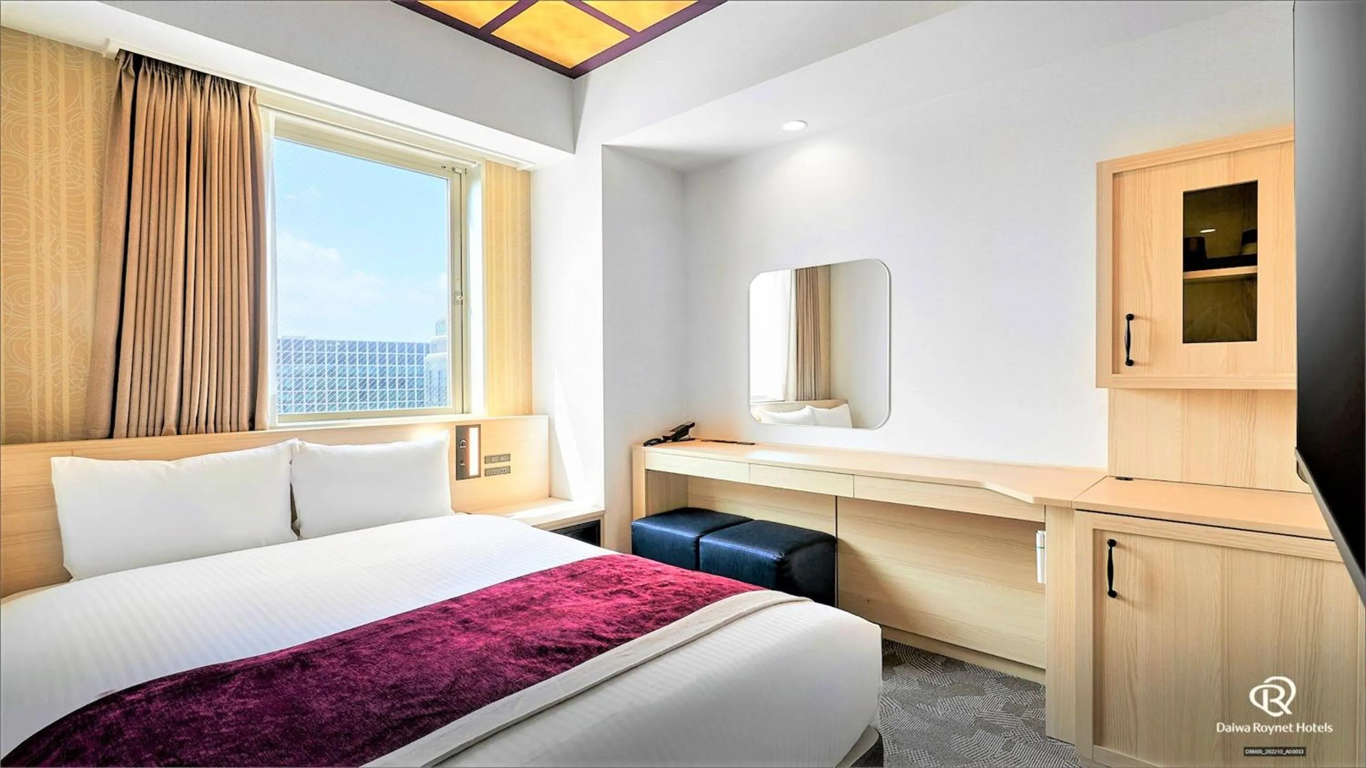 Photo of the whole room, Bed in Daiwa Roynet Hotel KANAZAWA-MIYABI