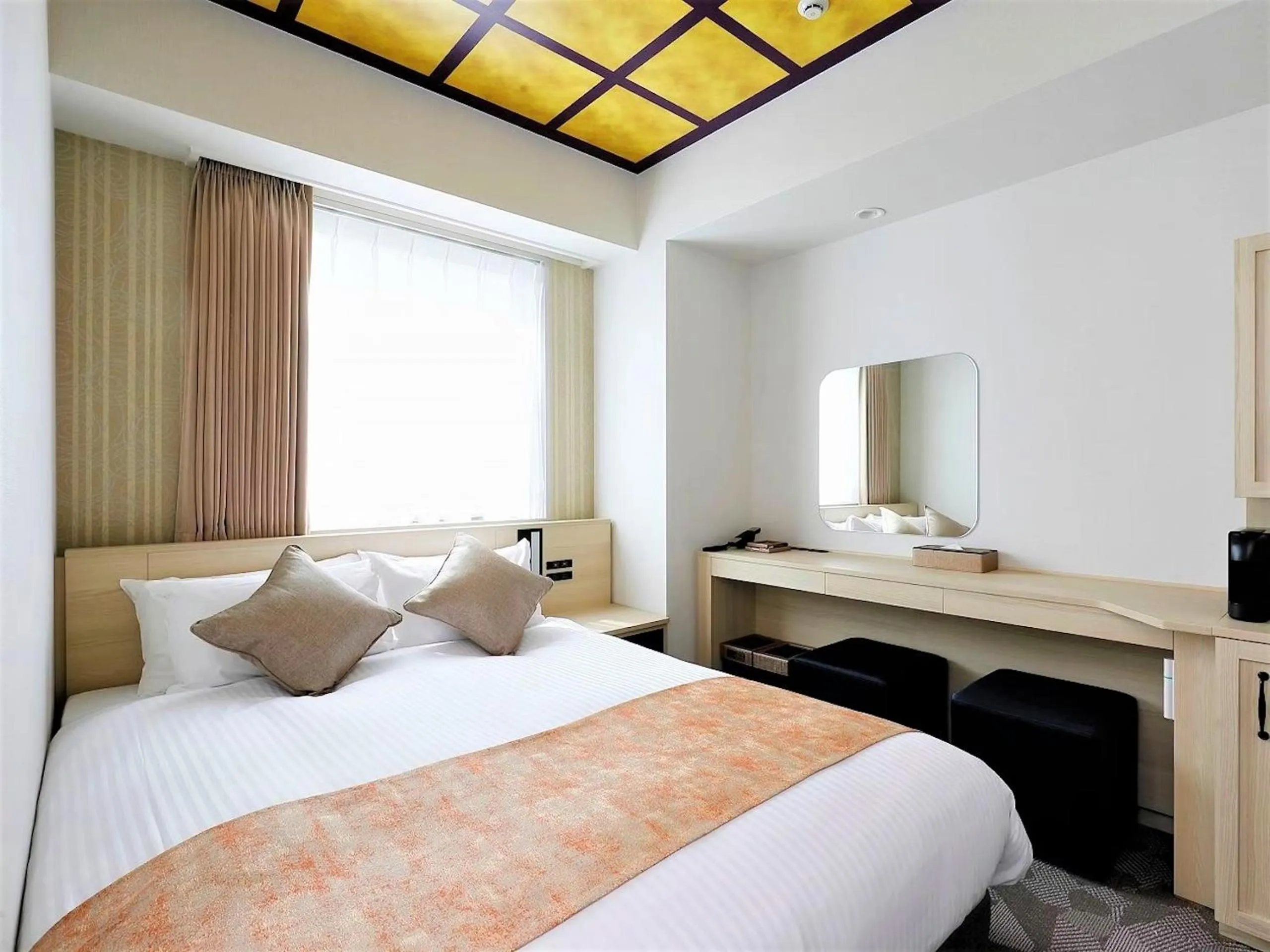 Photo of the whole room, Bed in Daiwa Roynet Hotel KANAZAWA-MIYABI