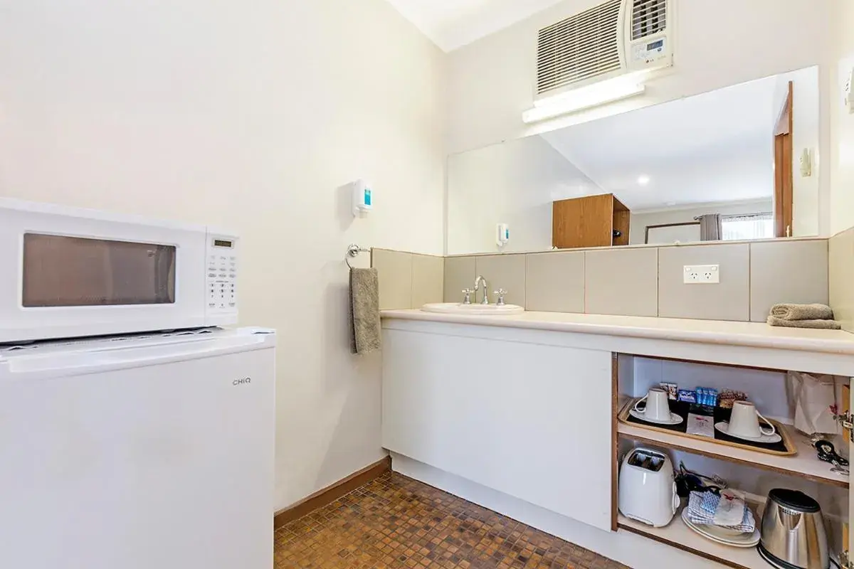 Standard Double or Twin Room - Non Smoking Only in Admella Motel Standard Double or Twin Room - Non Smoking Only in Admella Motel