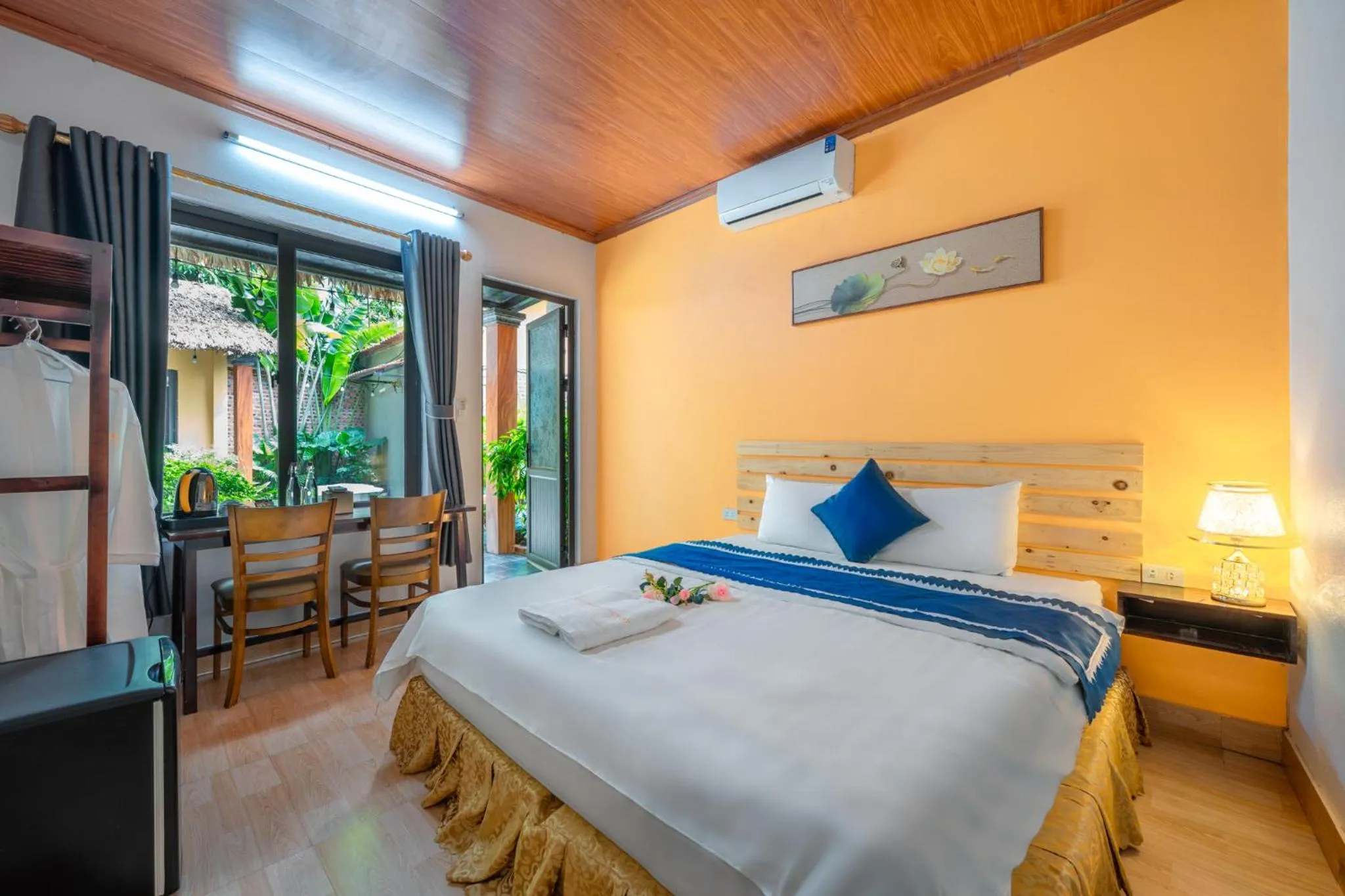 Photo of the whole room, Bed in Tam Coc Luxury Homestay