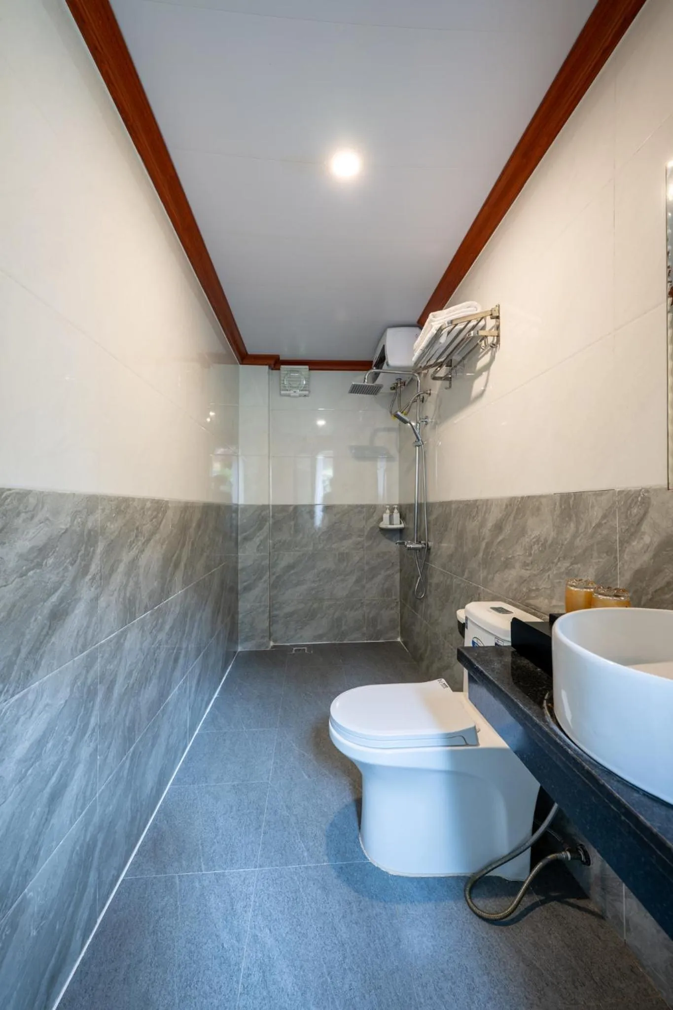 Shower in Tam Coc Luxury Homestay