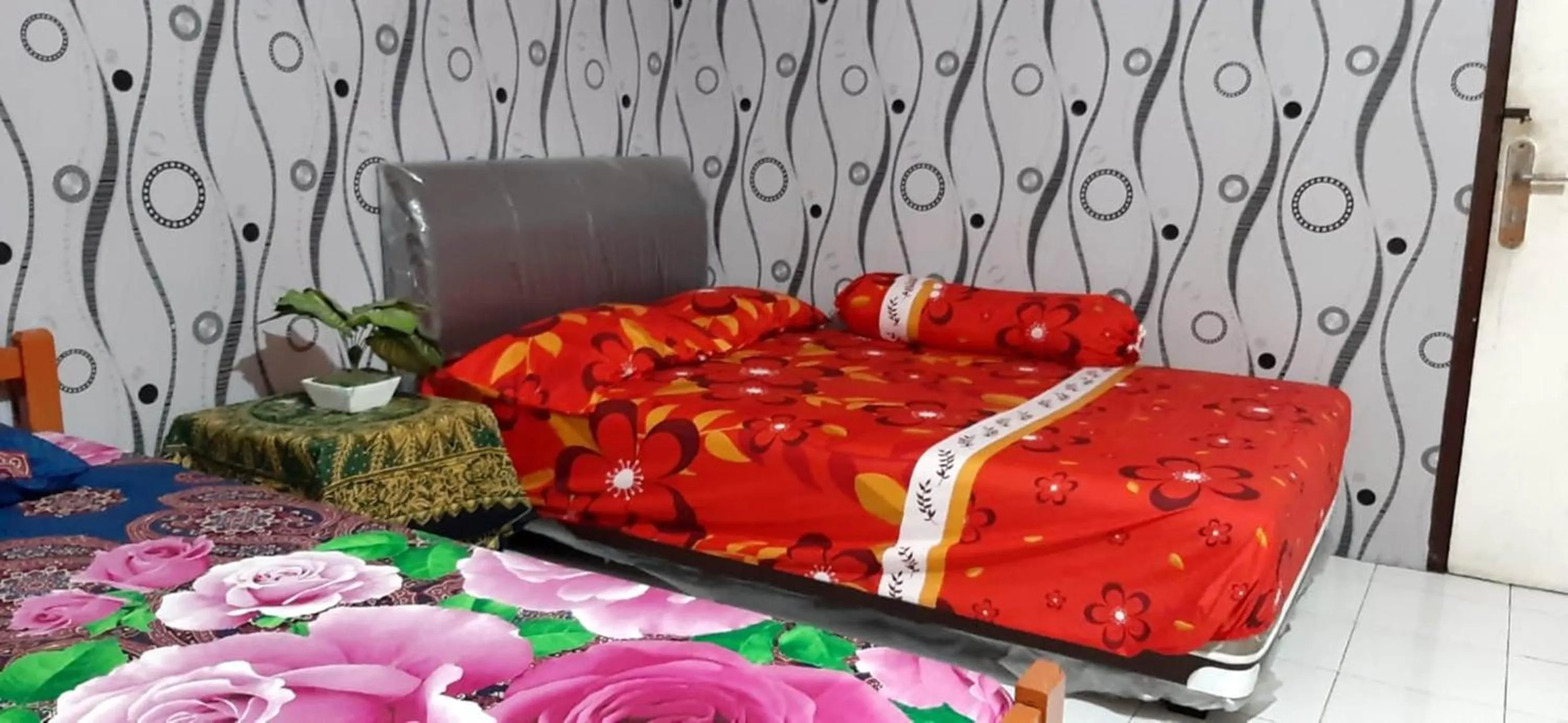 Bedroom, Bed in Dharmawati Homestay Syariah at Terminal Purabaya