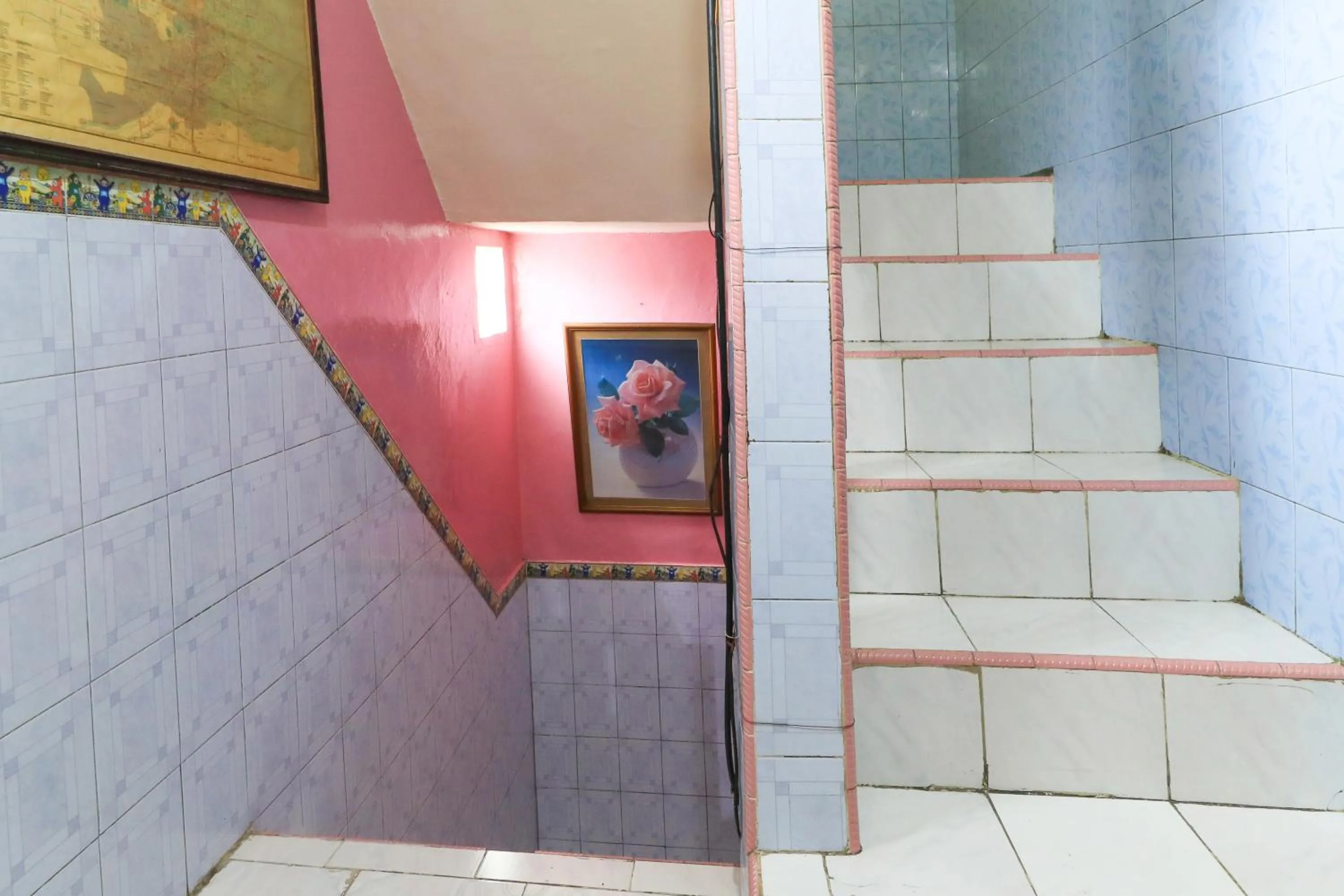 Area and facilities in Dharmawati Homestay Syariah at Terminal Purabaya