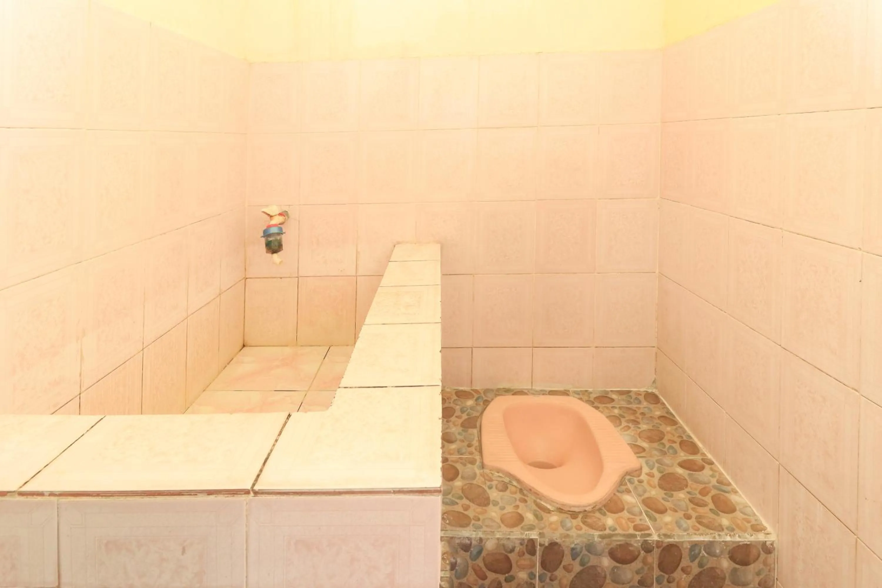 Bathroom in Dharmawati Homestay Syariah at Terminal Purabaya