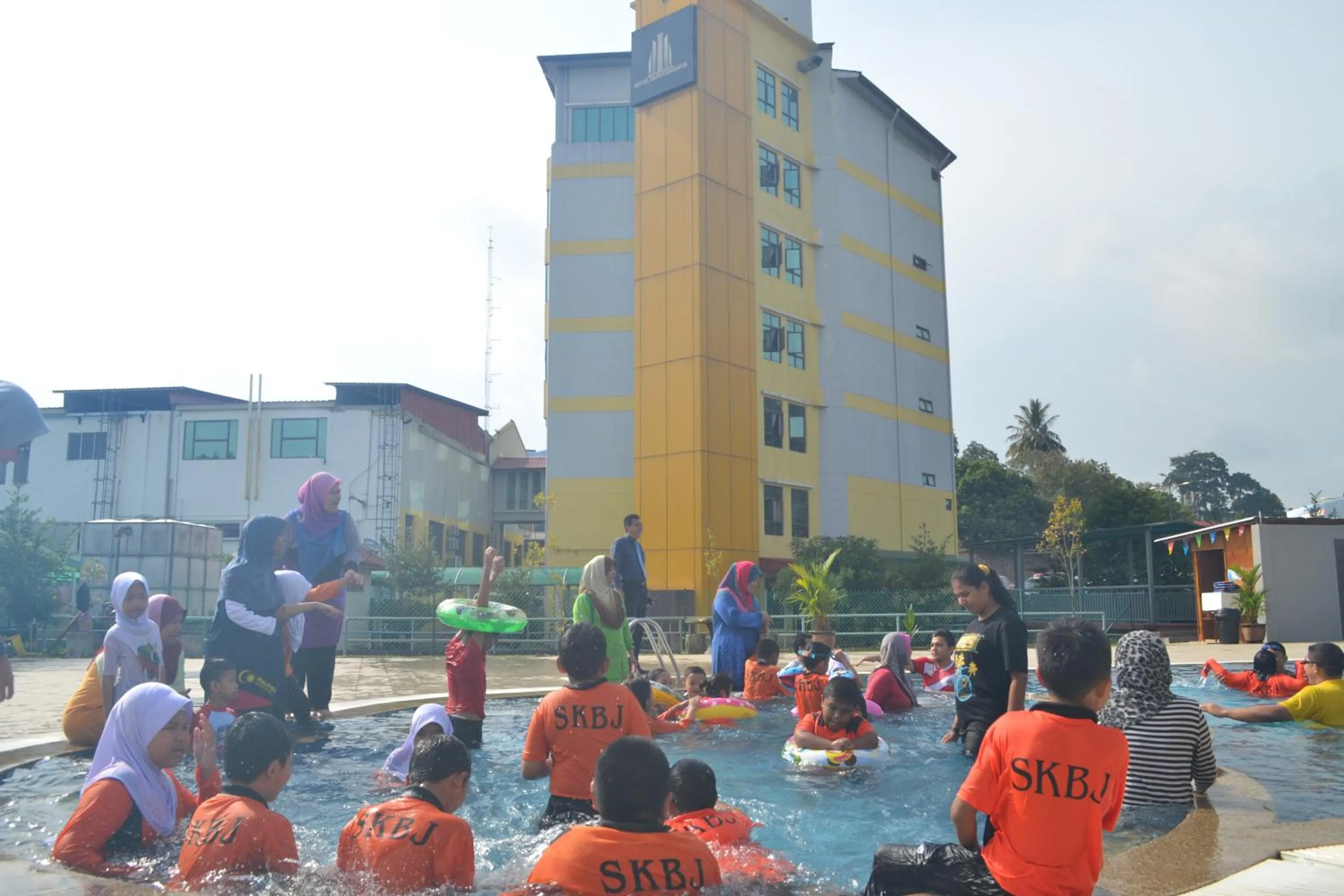 Swimming pool in Hotel DarulMakmur Jerantut
