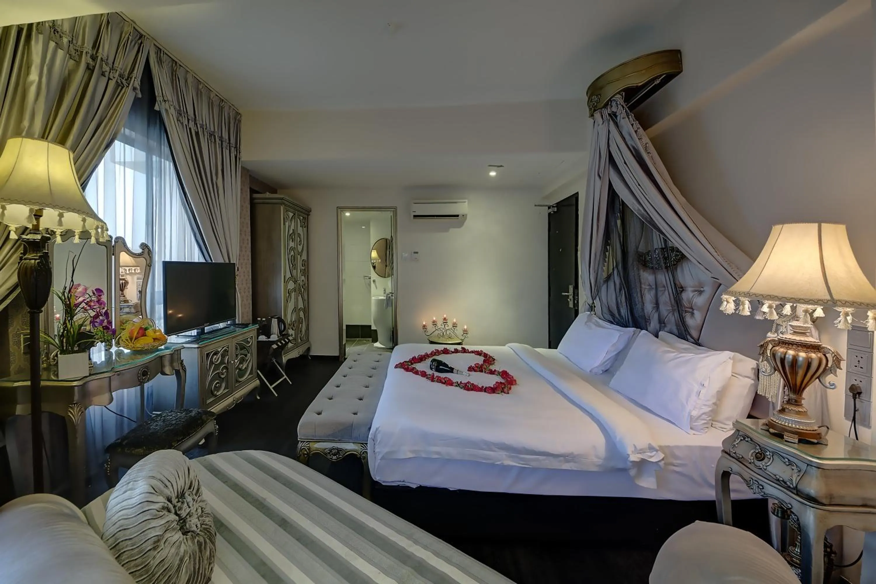 Bedroom, Bed in Arenaa Batik Boutique