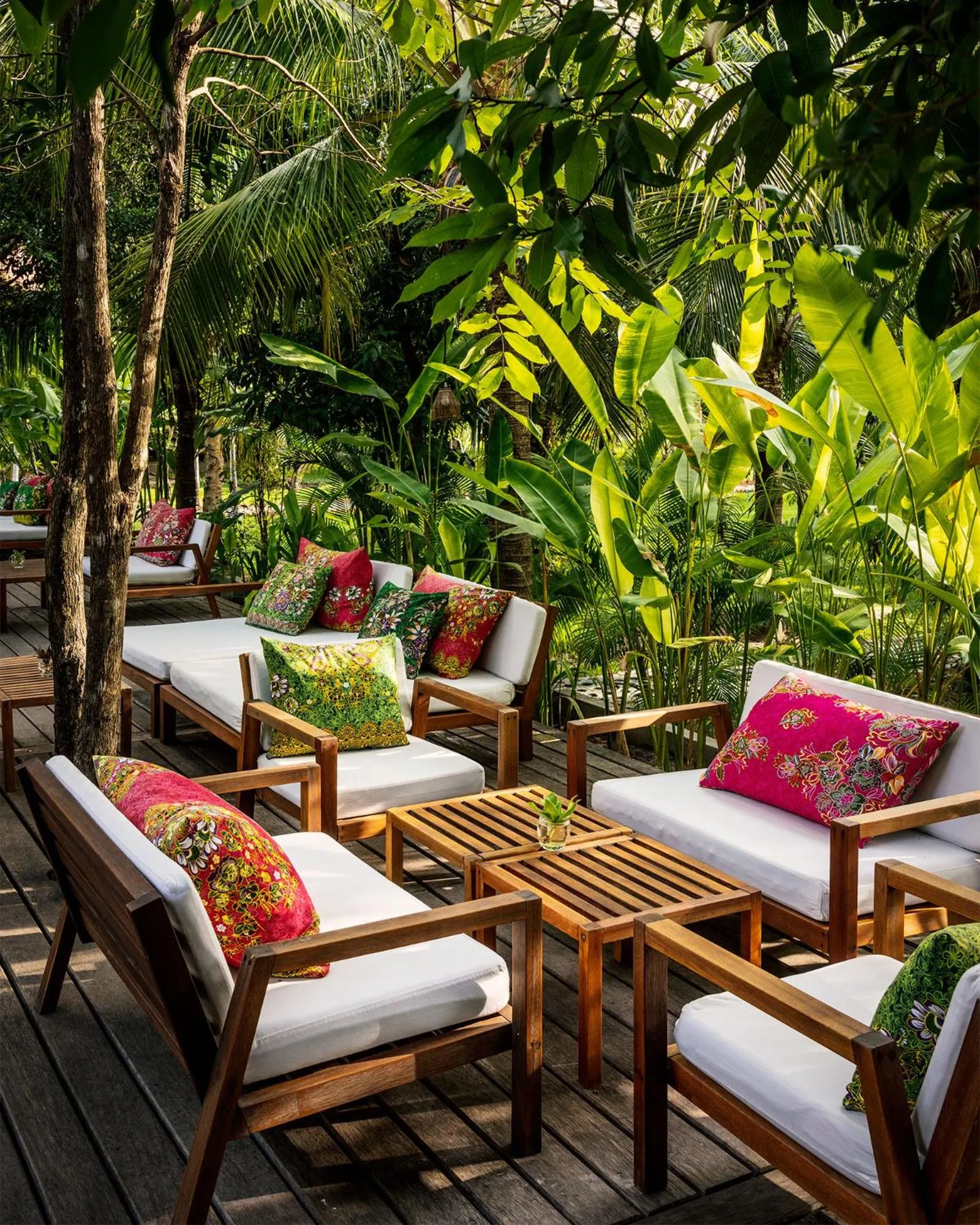 Lounge or bar in Farmhouse Resort & Spa