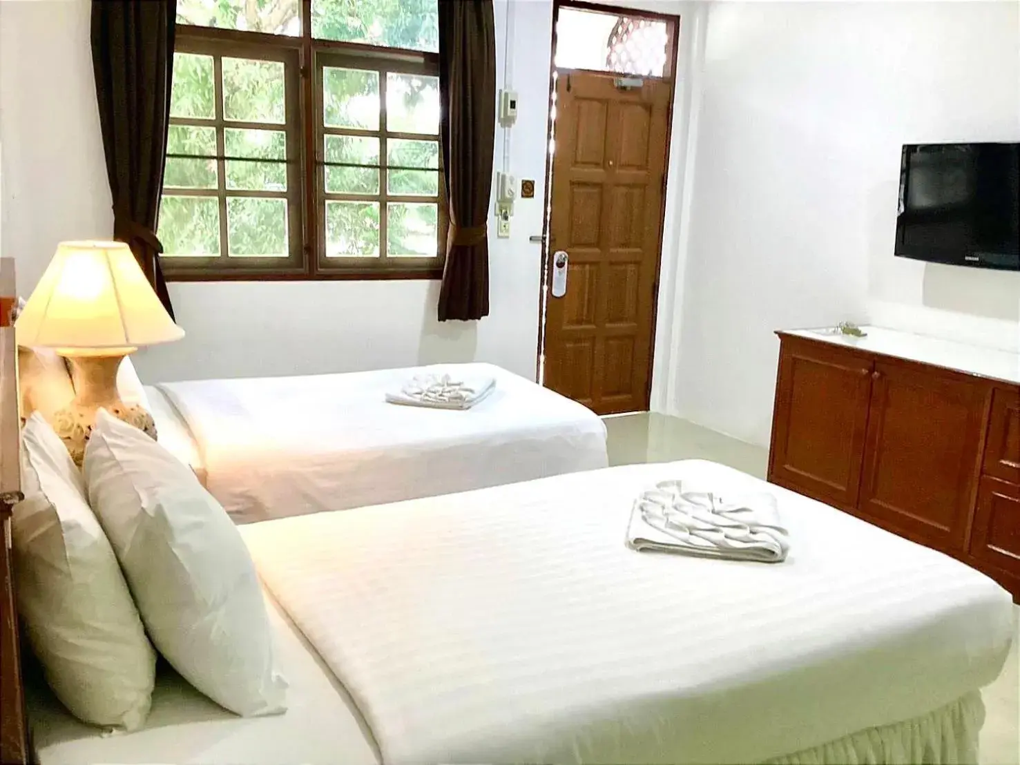 Superior Twin Room with Garden View in Garden Home Kata Superior Twin Room with Garden View in Garden Home Kata