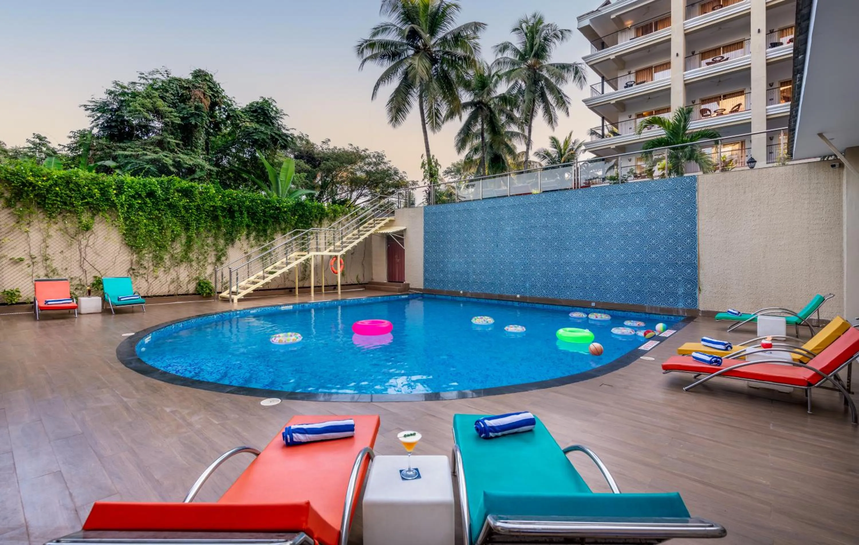 Pool view in Golden Tulip Candolim, Goa