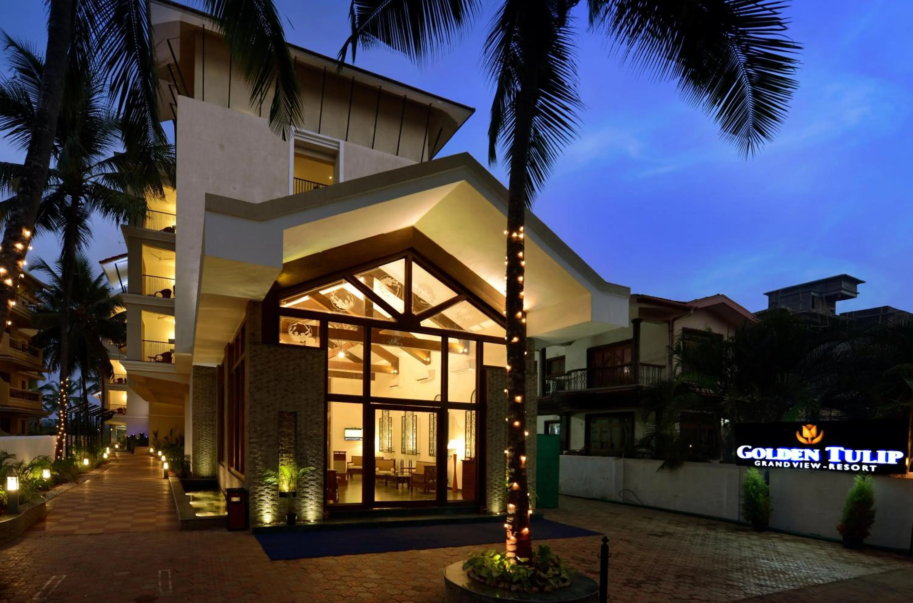 Facade/entrance in Golden Tulip Candolim, Goa