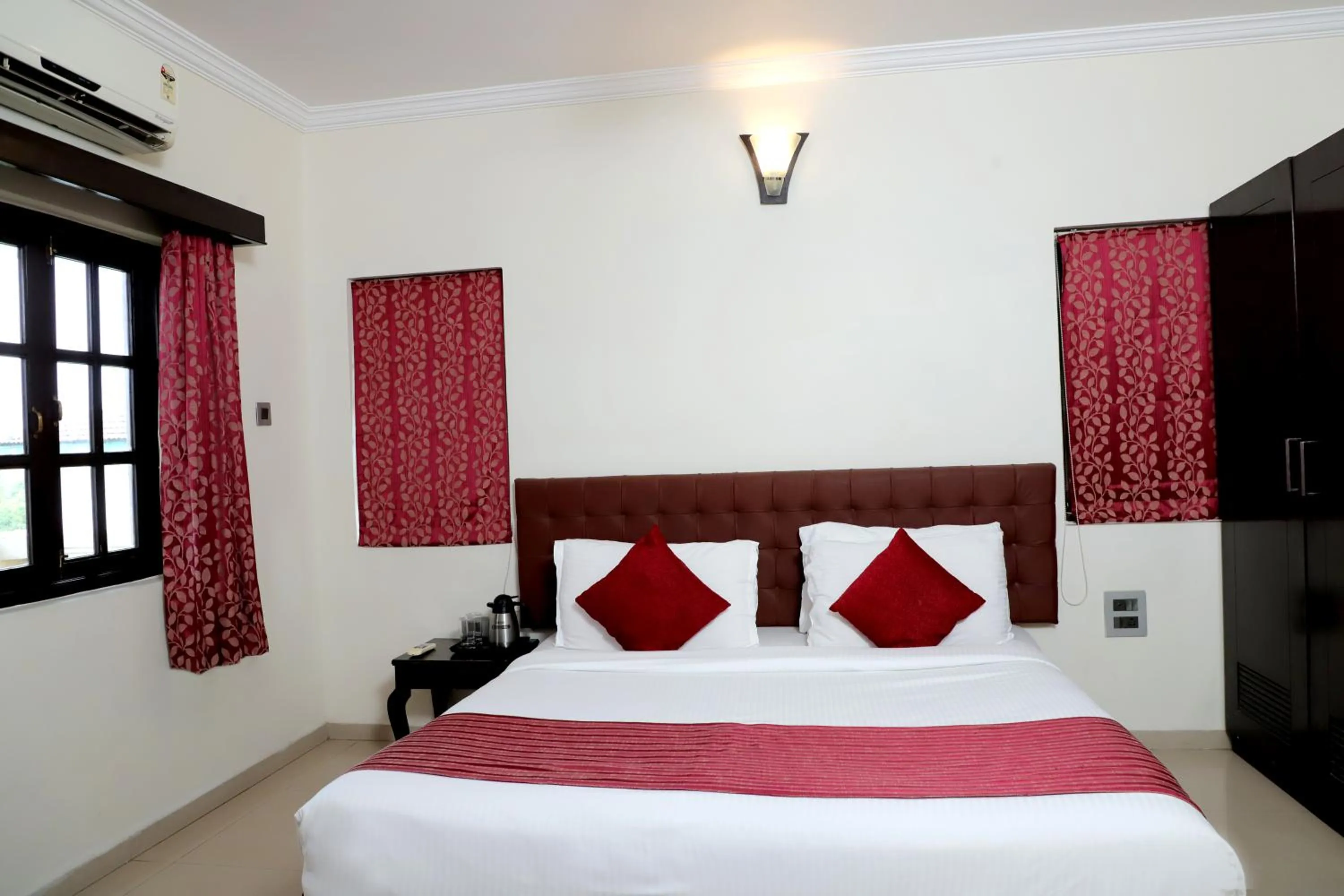 Bed in Golden Tulip Candolim, Goa