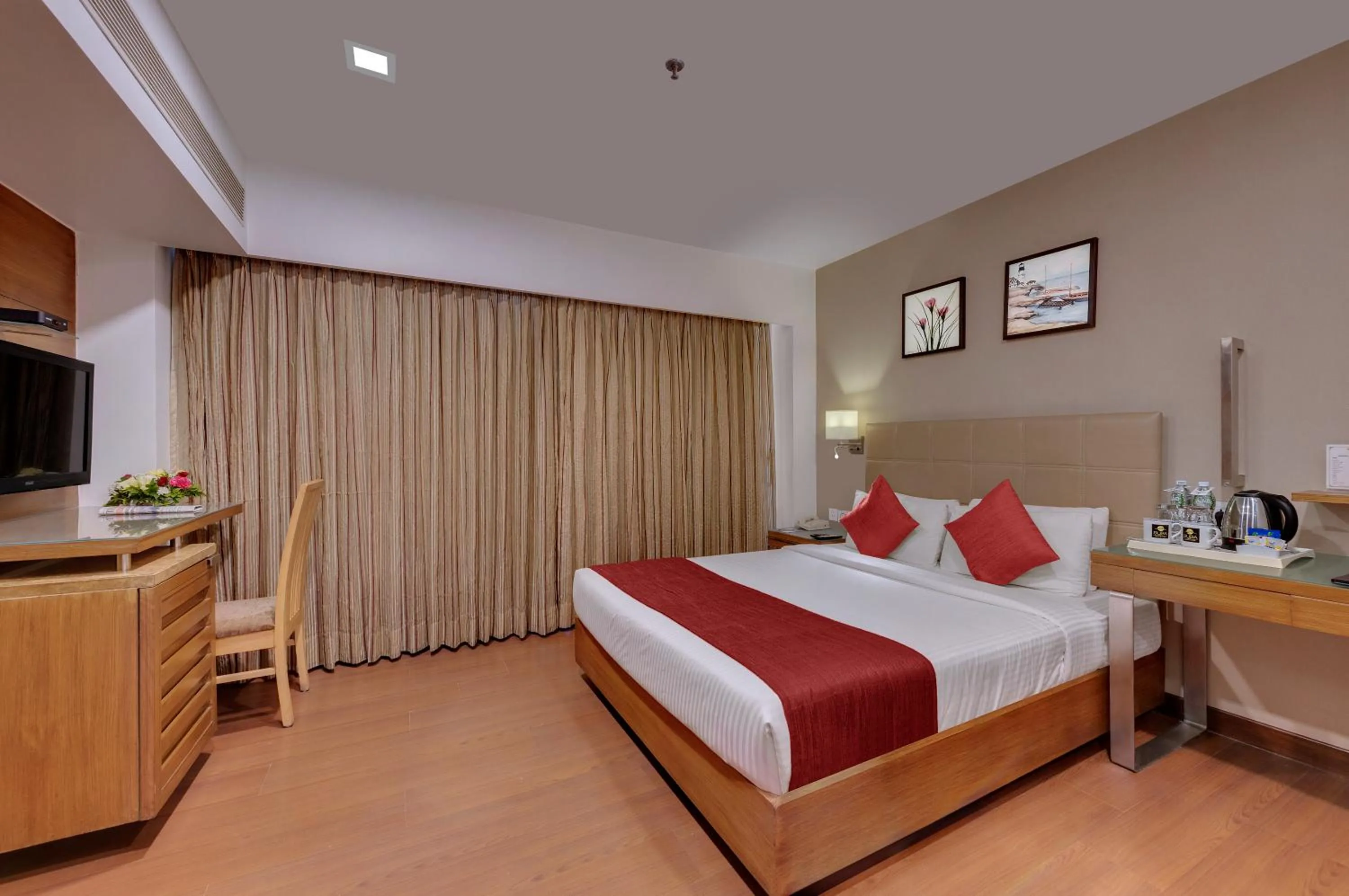 View (from property/room), Bed in Hotel Suba Star Ahmedabad